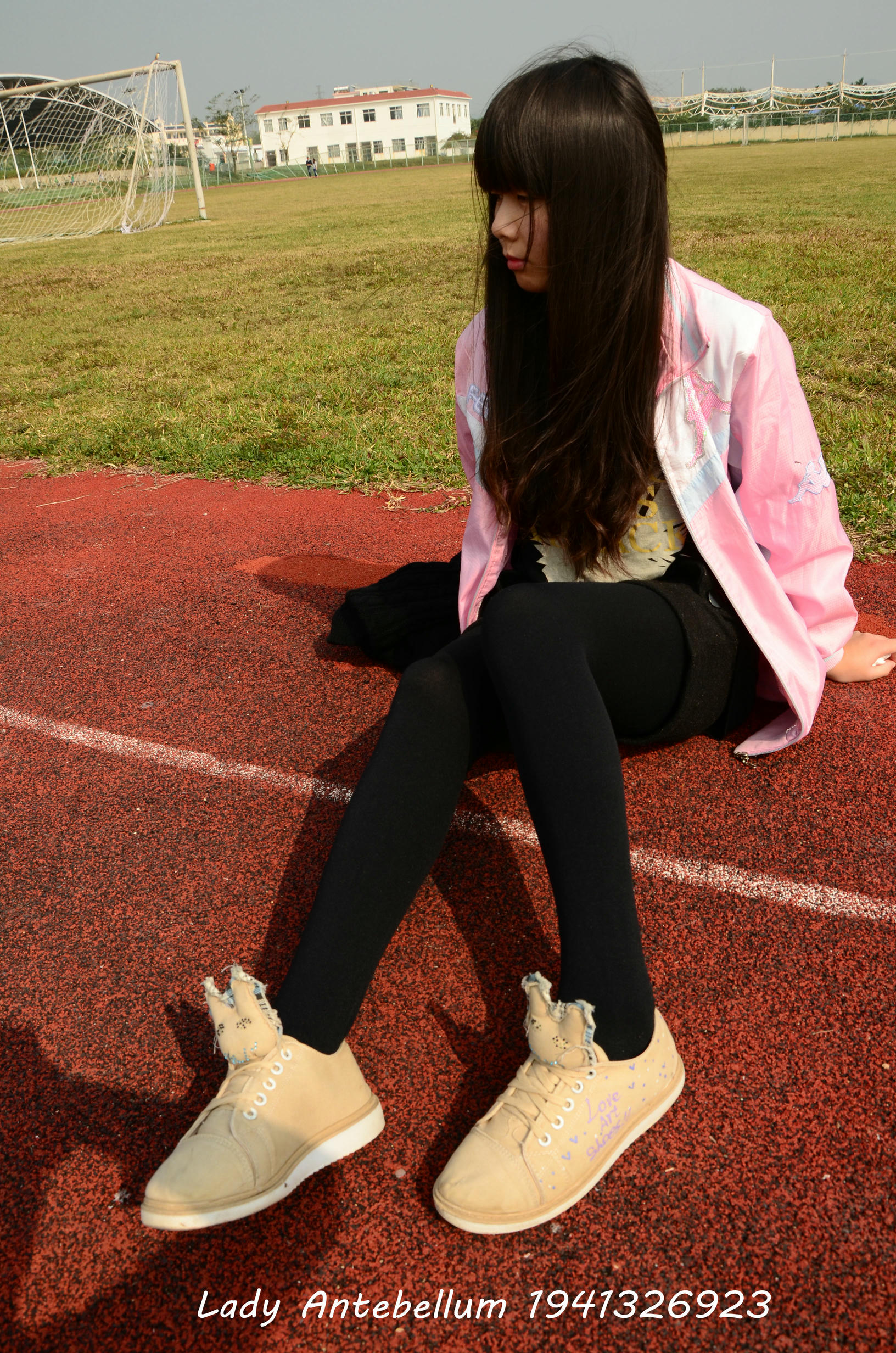 [战前女神] 恋足美腿棉袜女神级摄影套图 017 [84P-228MB]_第1集