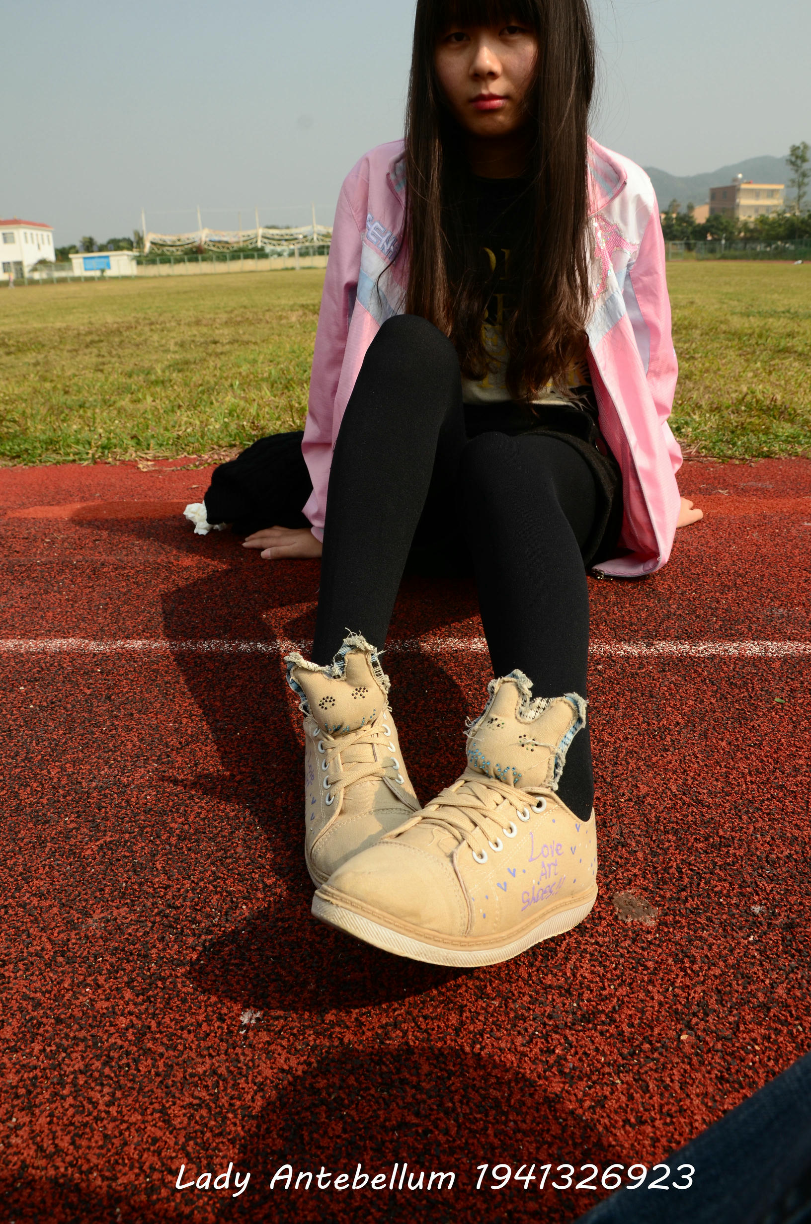 [战前女神] 恋足美腿棉袜女神级摄影套图 017 [84P-228MB]_第2集