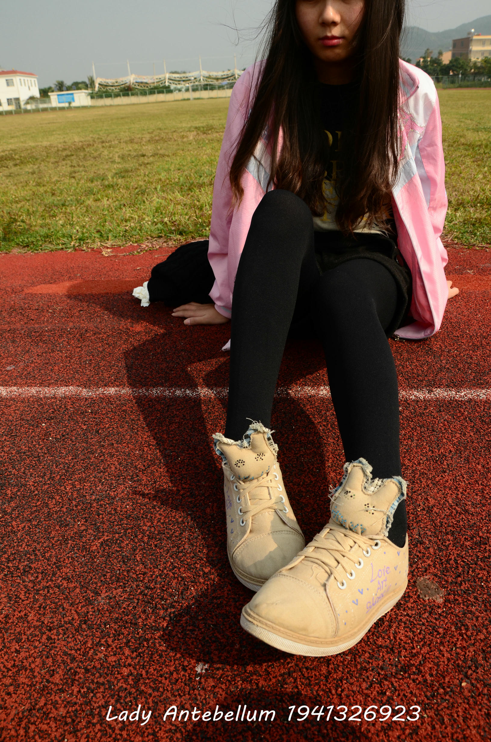 [战前女神] 恋足美腿棉袜女神级摄影套图 017 [84P-228MB]_第2集