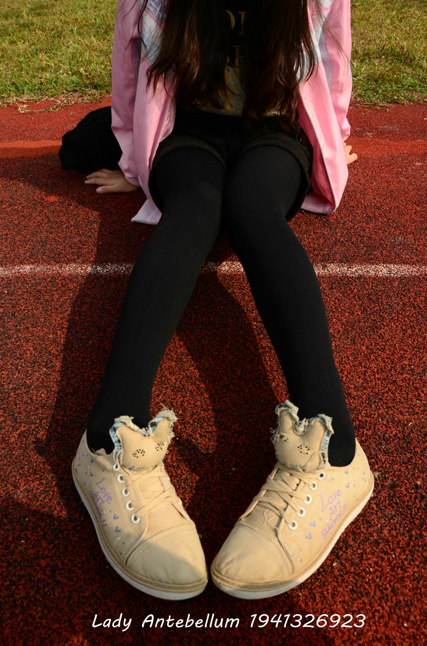 [战前女神] 恋足美腿棉袜女神级摄影套图 017 [84P-228MB]_第2集