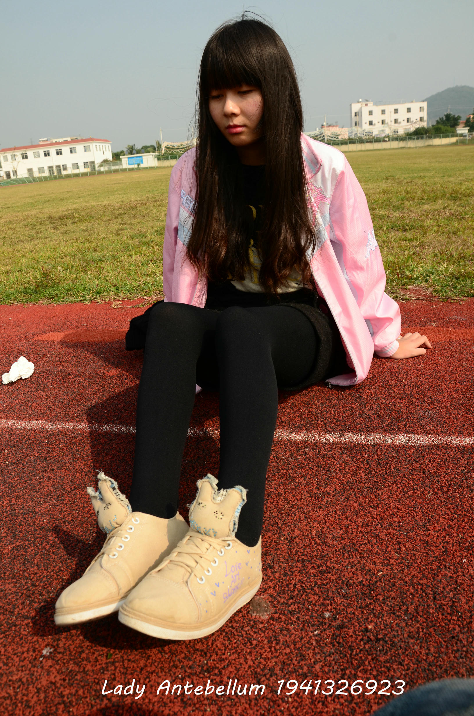 [战前女神] 恋足美腿棉袜女神级摄影套图 017 [84P-228MB]_第2集