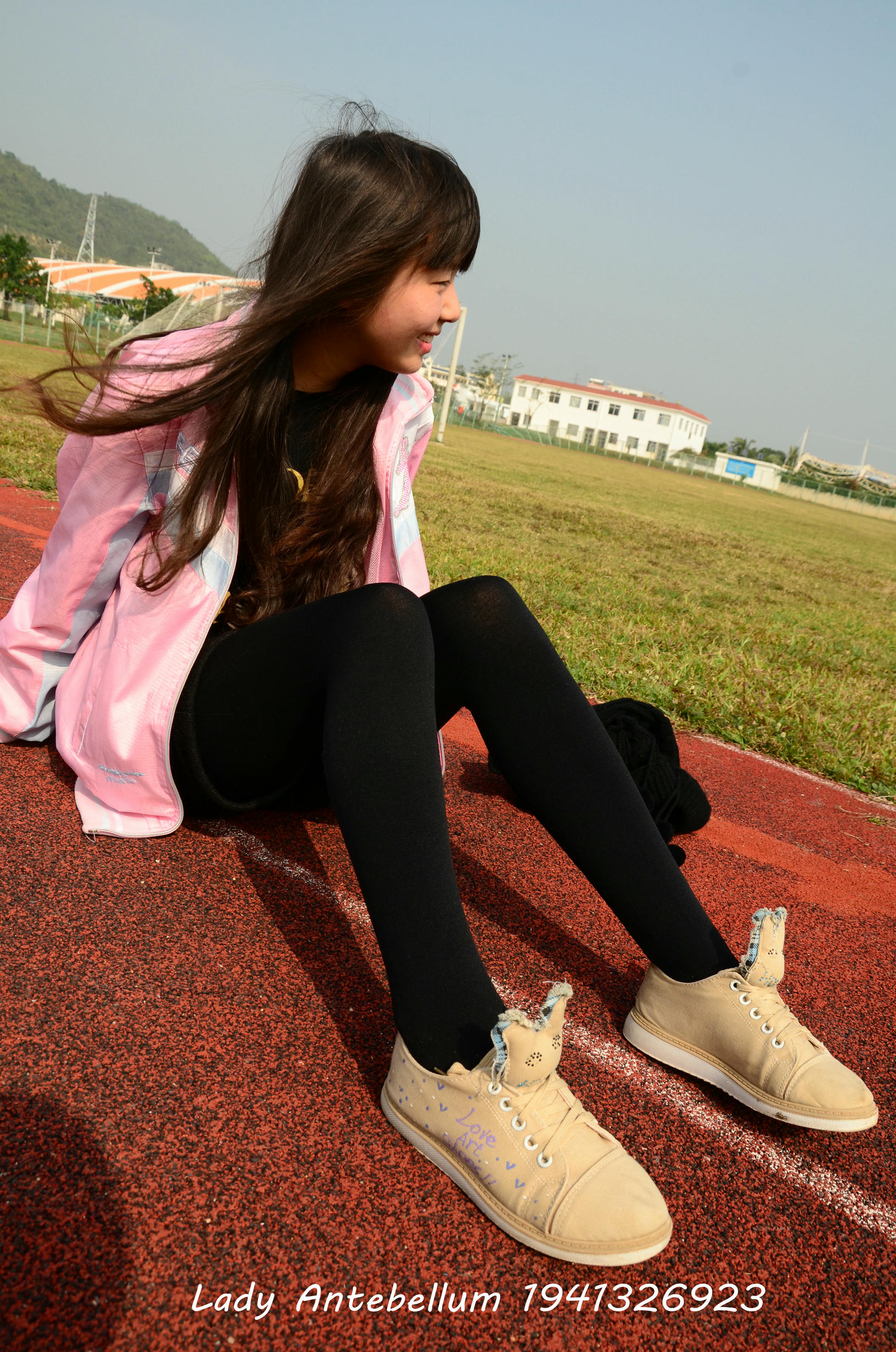 [战前女神] 恋足美腿棉袜女神级摄影套图 017 [84P-228MB]_第2集