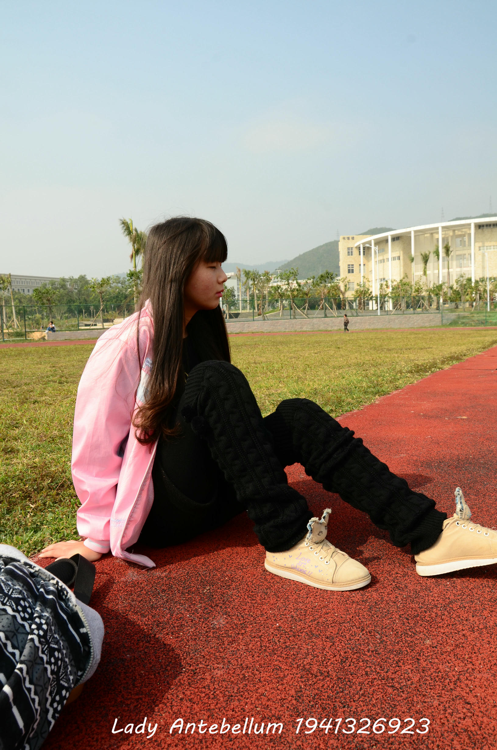 [战前女神] 恋足美腿棉袜女神级摄影套图 017 [84P-228MB]_第1集