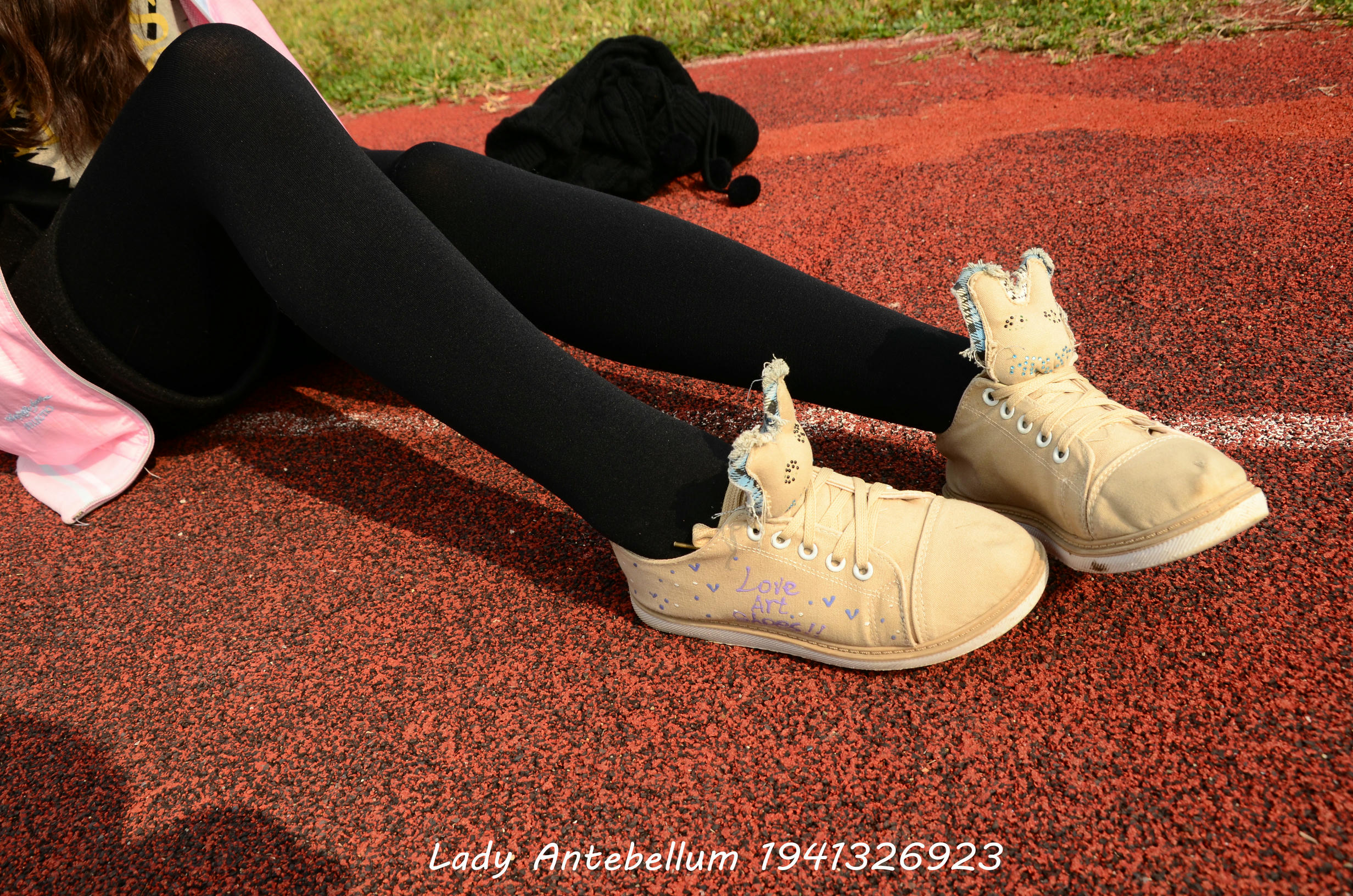 [战前女神] 恋足美腿棉袜女神级摄影套图 017 [84P-228MB]_第3集