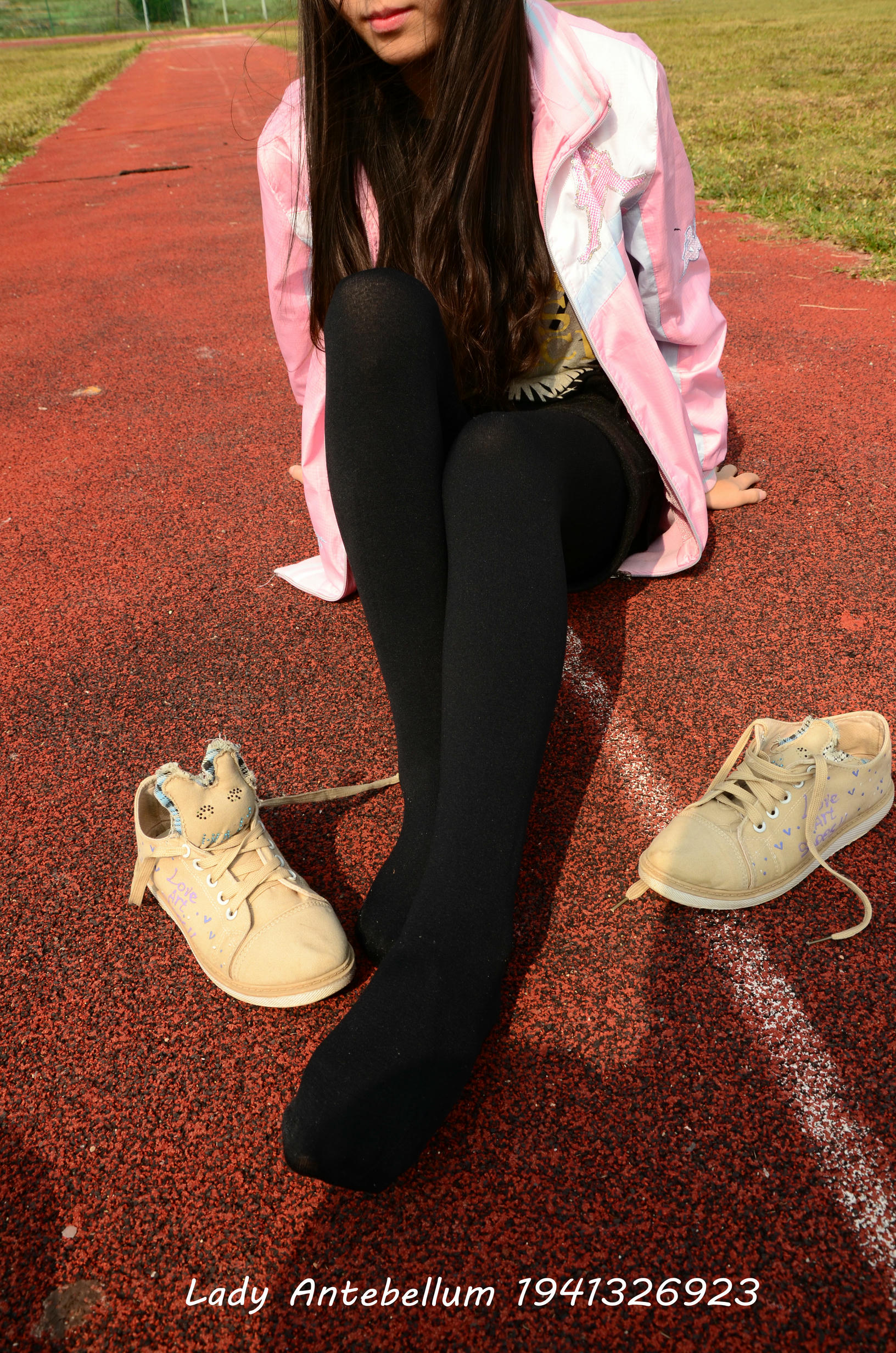 [战前女神] 恋足美腿棉袜女神级摄影套图 017 [84P-228MB]_第4集