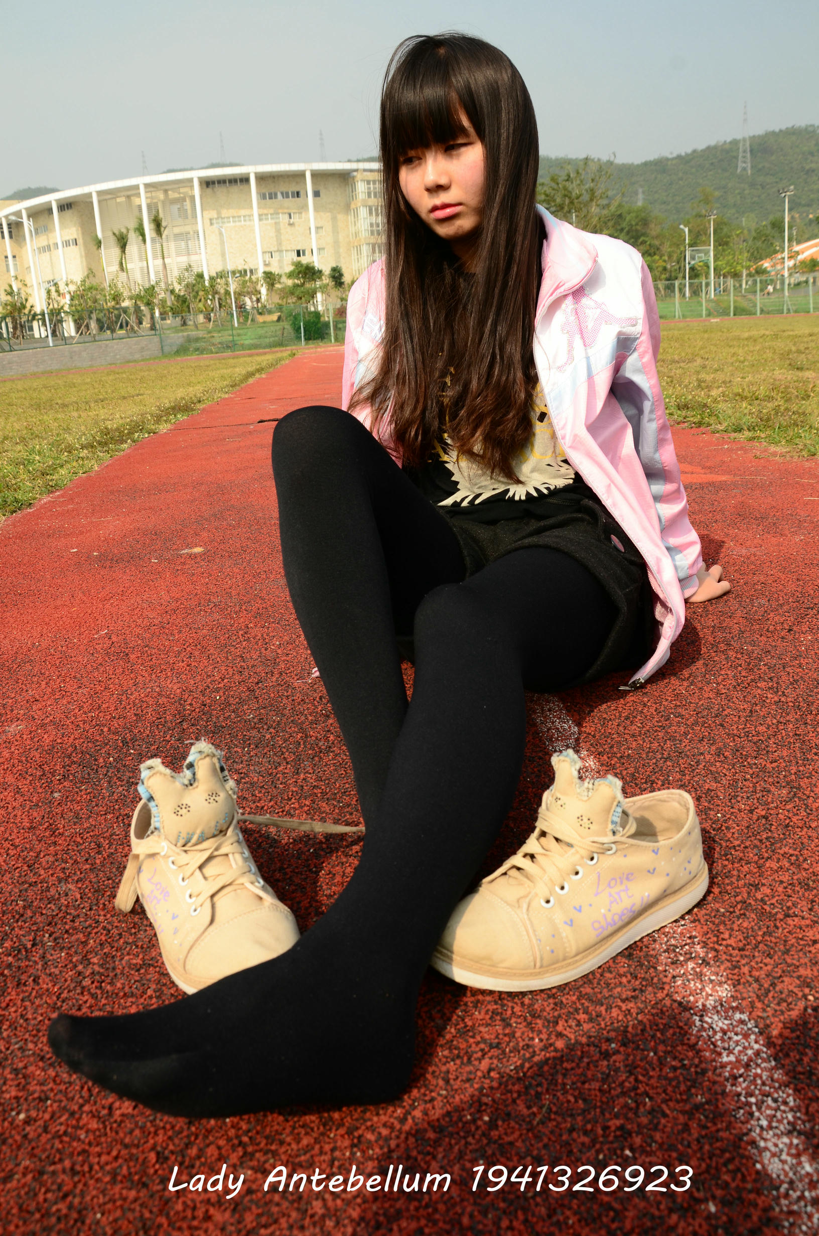 [战前女神] 恋足美腿棉袜女神级摄影套图 017 [84P-228MB]_第4集