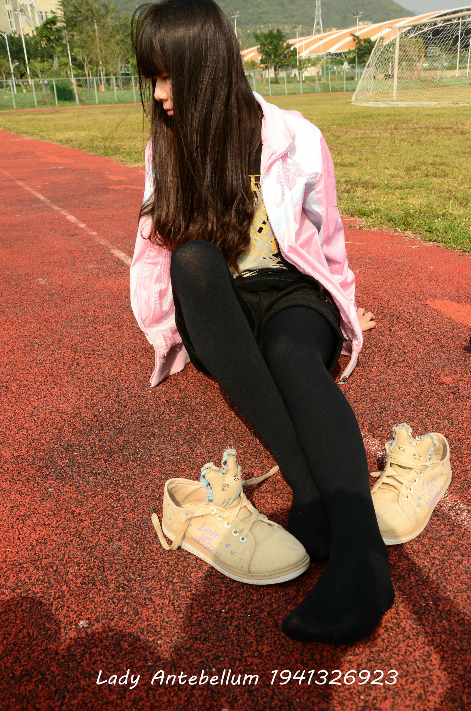 [战前女神] 恋足美腿棉袜女神级摄影套图 017 [84P-228MB]_第4集