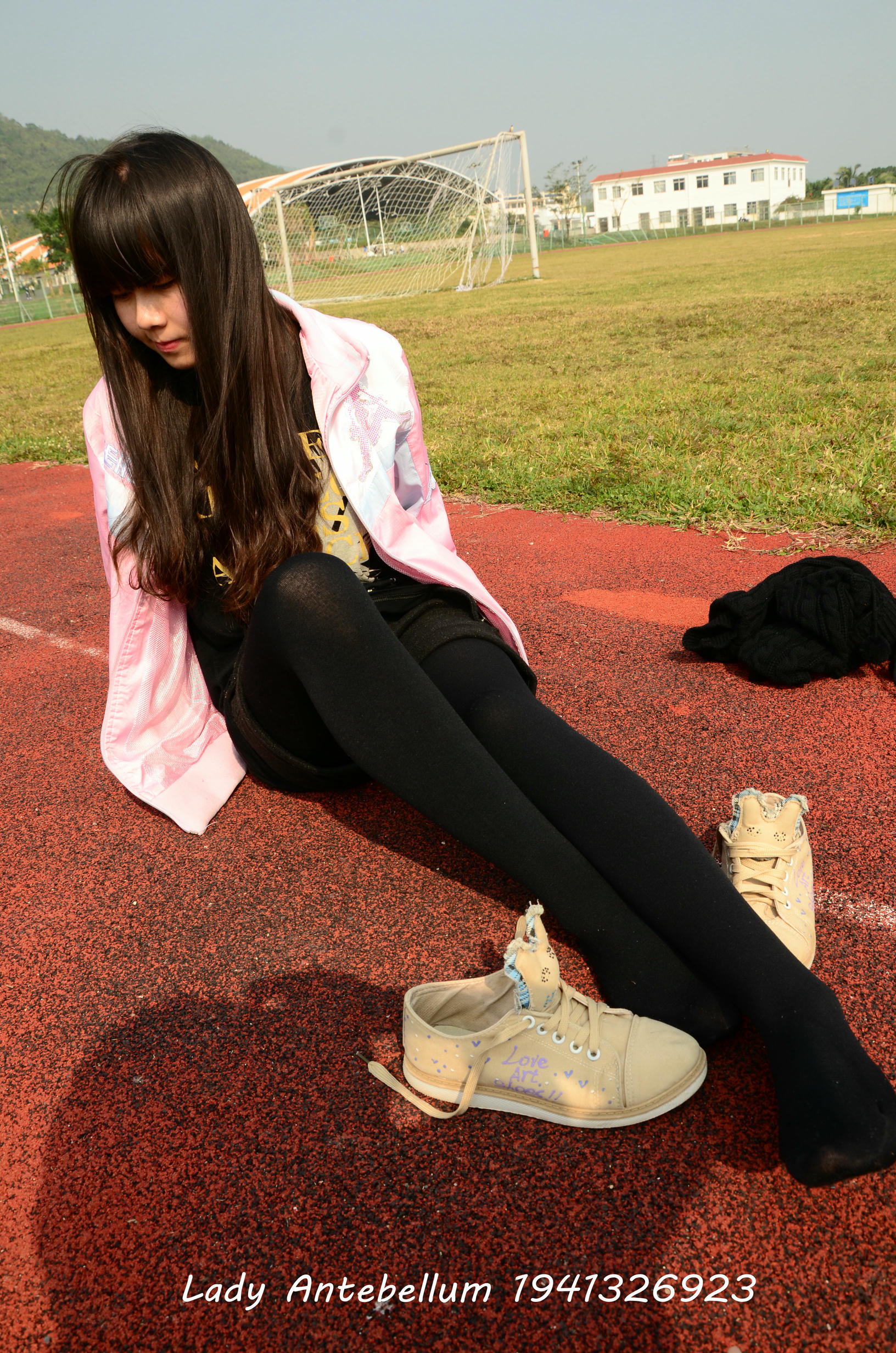 [战前女神] 恋足美腿棉袜女神级摄影套图 017 [84P-228MB]_第4集