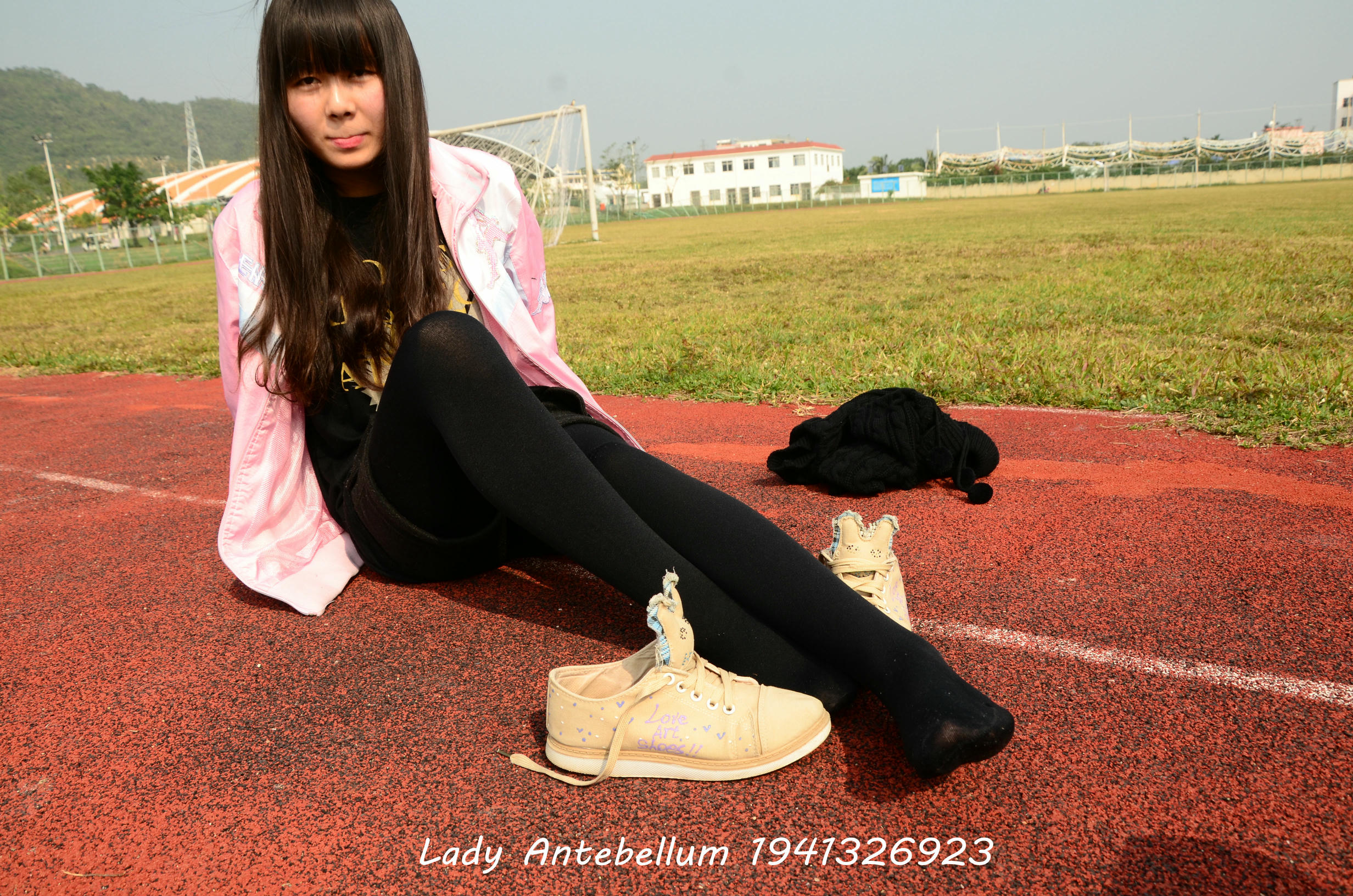 [战前女神] 恋足美腿棉袜女神级摄影套图 017 [84P-228MB]_第4集