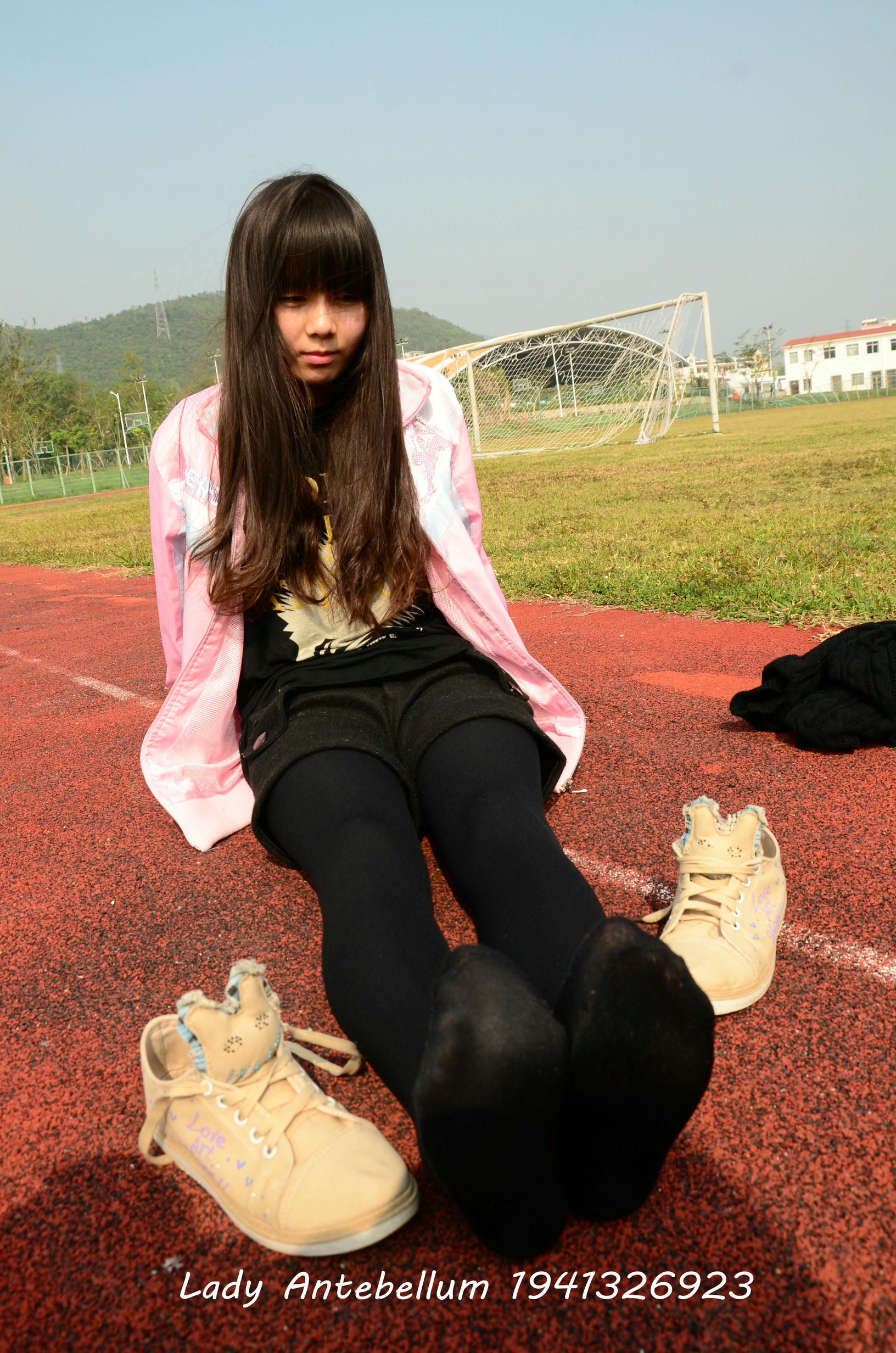 [战前女神] 恋足美腿棉袜女神级摄影套图 017 [84P-228MB]_第5集