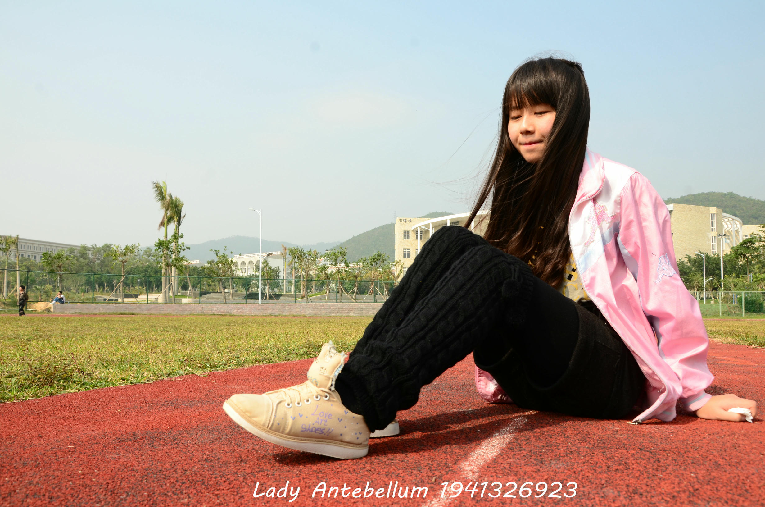 [战前女神] 恋足美腿棉袜女神级摄影套图 017 [84P-228MB]_第1集