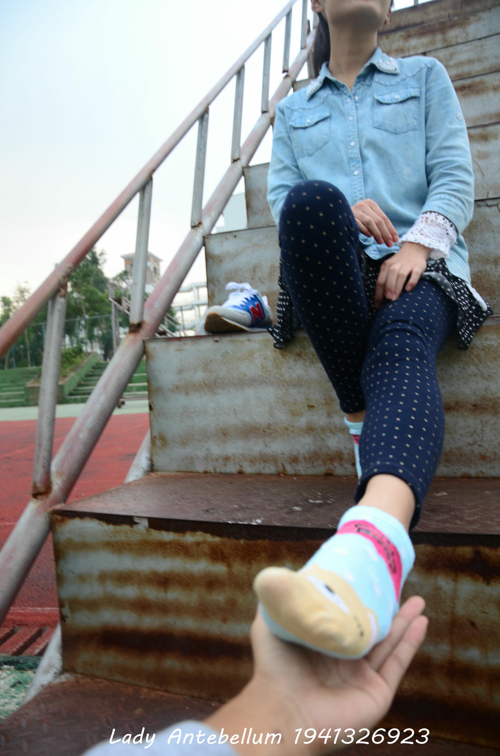 [战前女神] 恋足美腿棉袜女神级摄影套图 018 [136P-255MB]_第6集