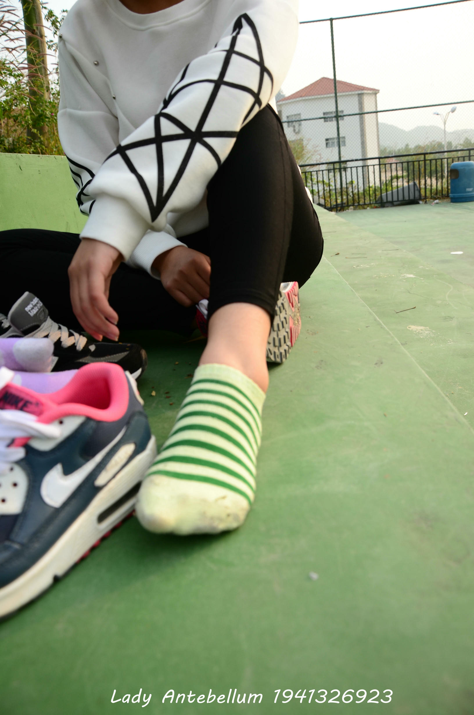 [战前女神] 恋足美腿棉袜女神级摄影套图 019 [228P-308MB]_第7集