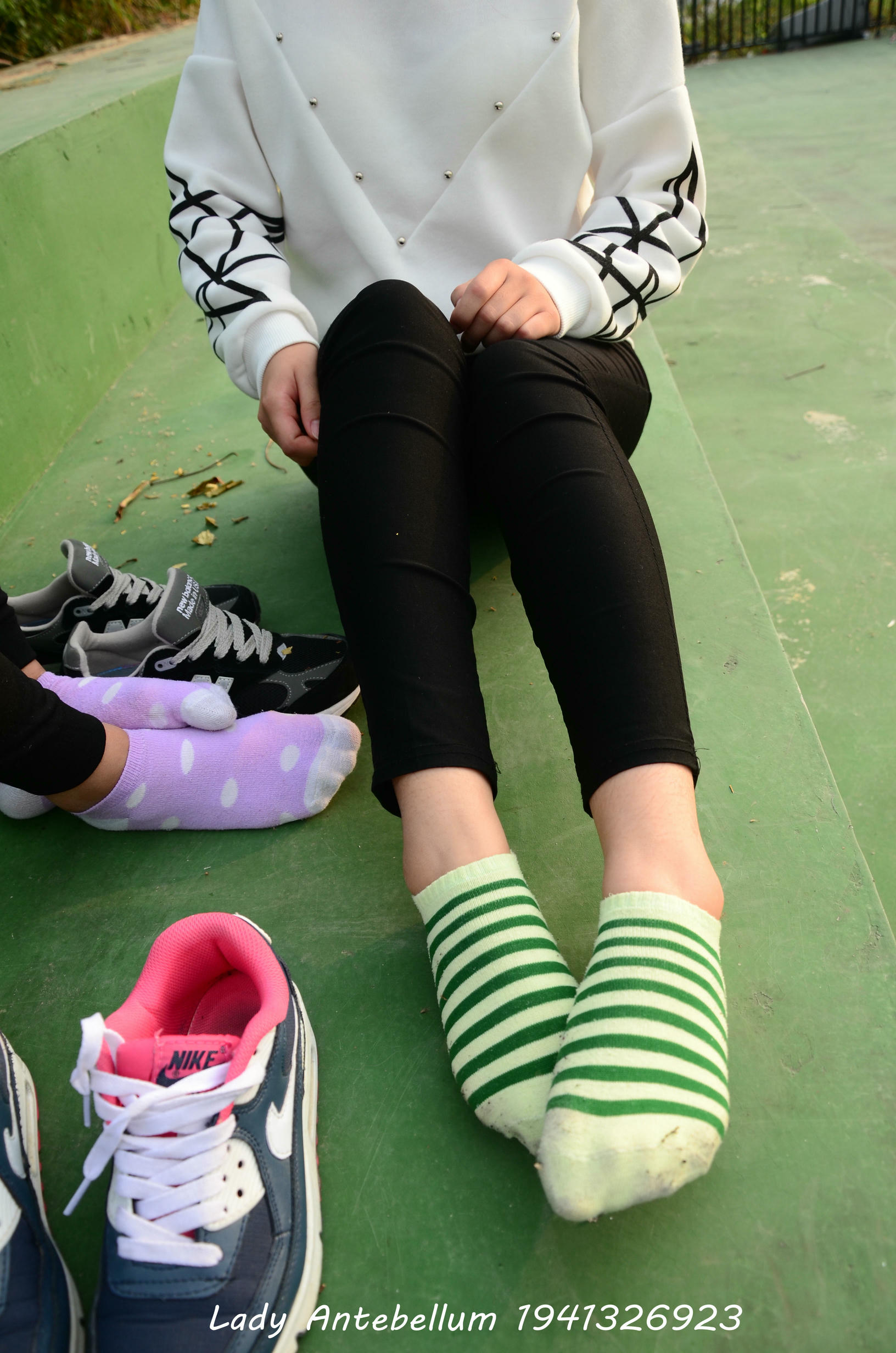 [战前女神] 恋足美腿棉袜女神级摄影套图 019 [228P-308MB]_第7集