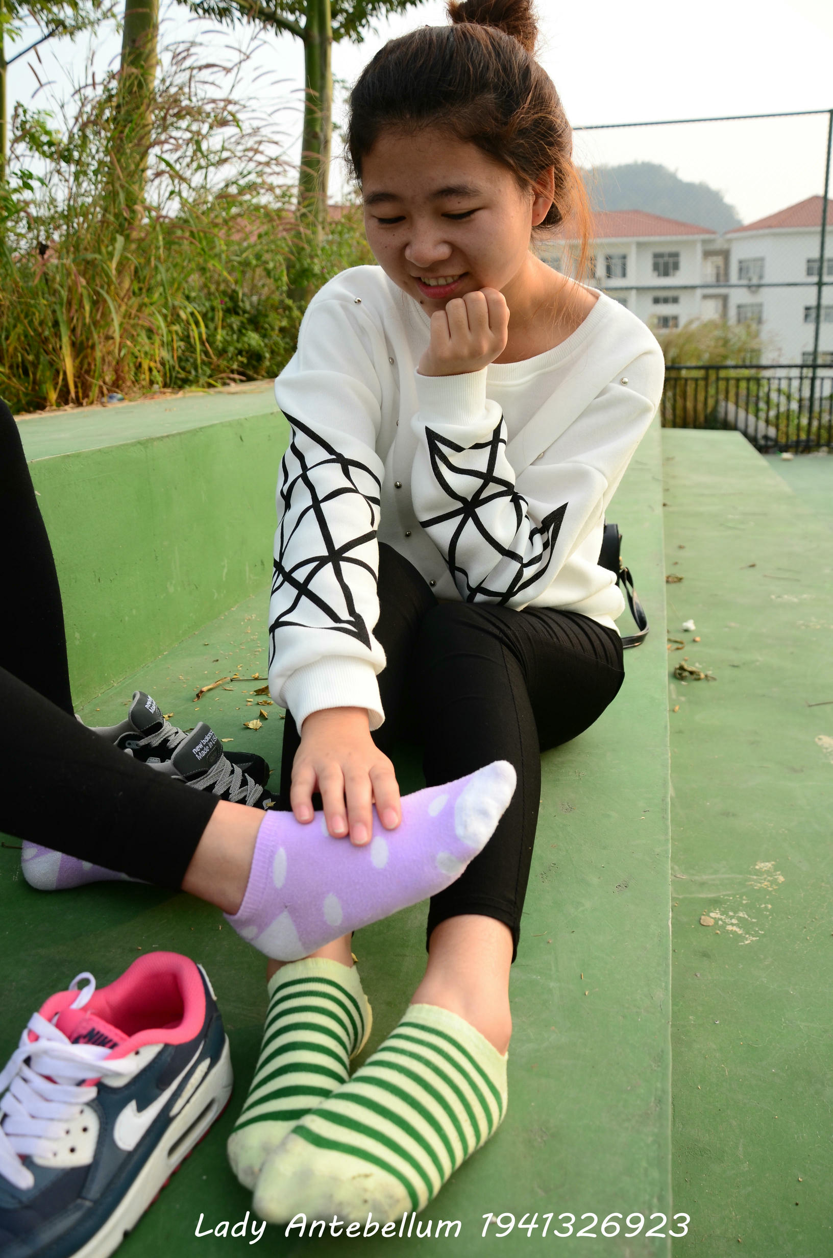 [战前女神] 恋足美腿棉袜女神级摄影套图 019 [228P-308MB]_第8集