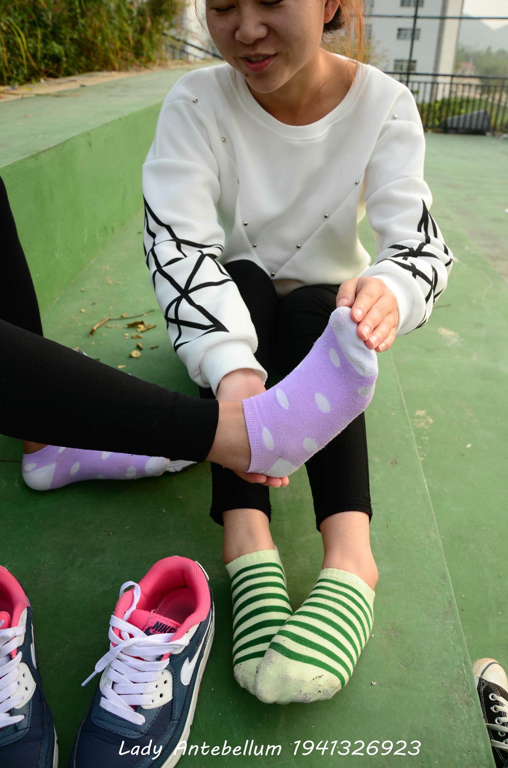 [战前女神] 恋足美腿棉袜女神级摄影套图 019 [228P-308MB]_第8集