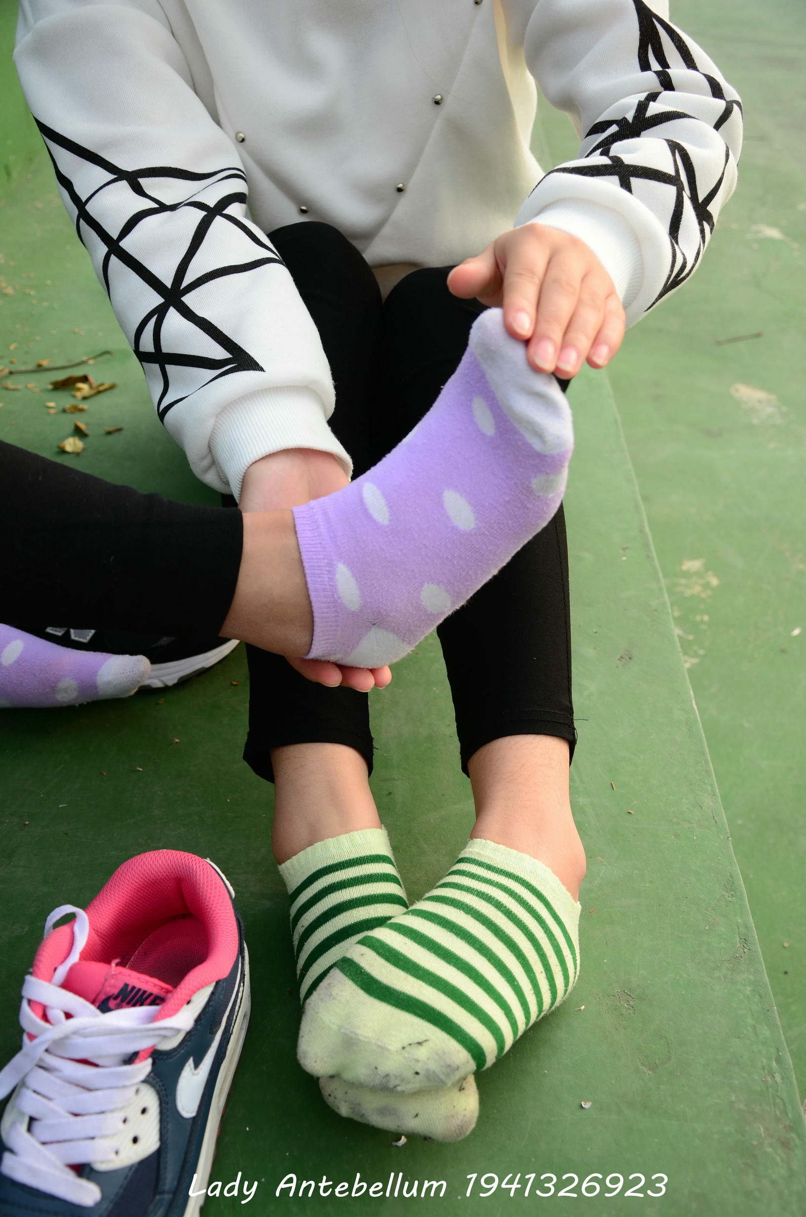 [战前女神] 恋足美腿棉袜女神级摄影套图 019 [228P-308MB]_第8集