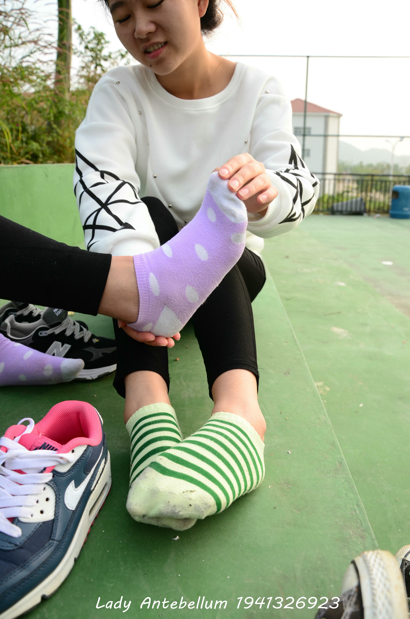 [战前女神] 恋足美腿棉袜女神级摄影套图 019 [228P-308MB]_第8集