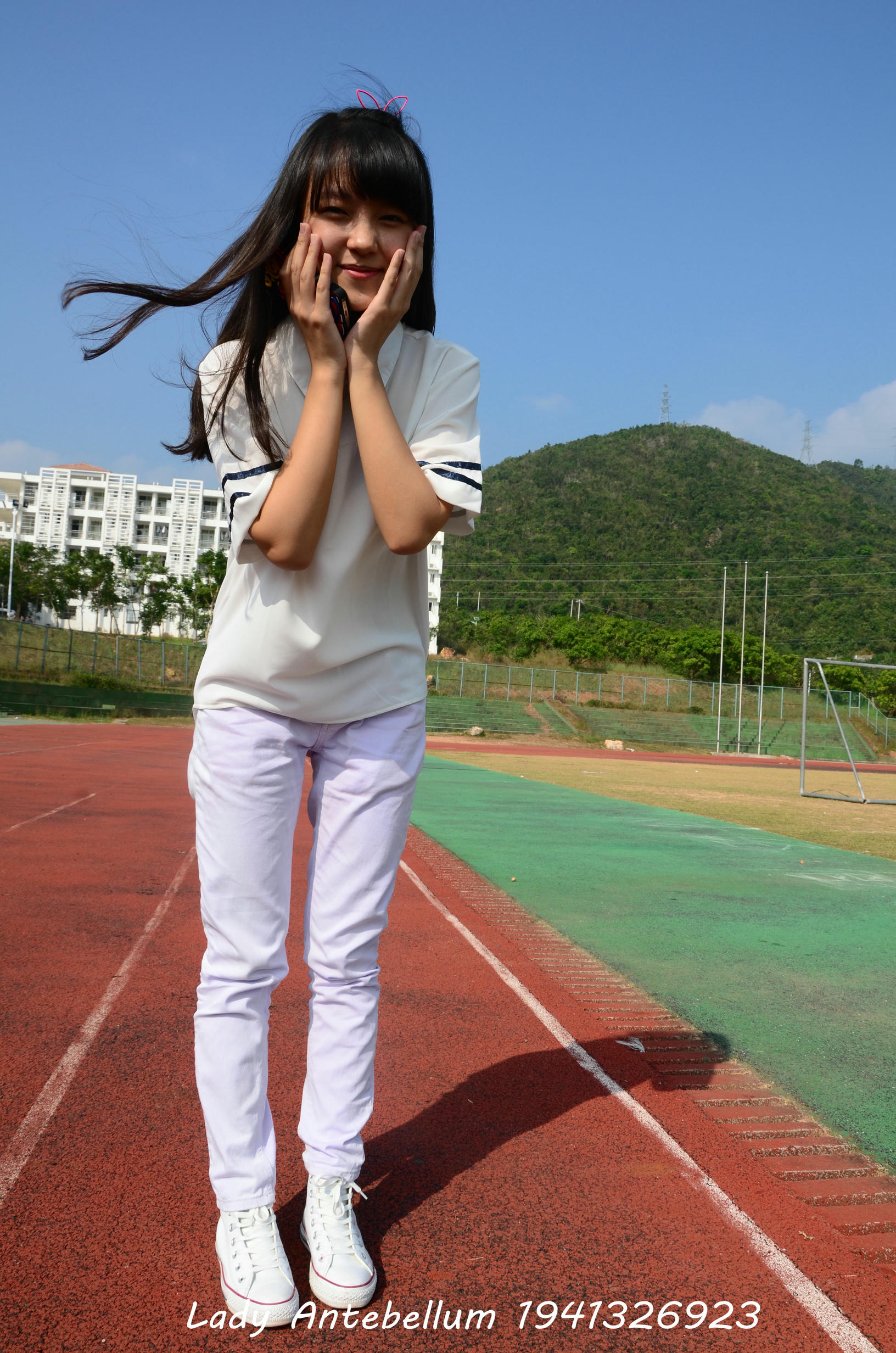 [战前女神] 恋足美腿棉袜女神级摄影套图 002 [150P-263MB]_第1集