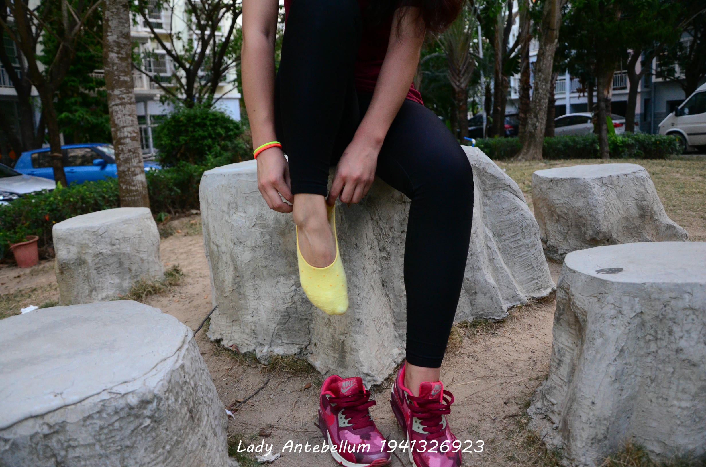 [战前女神] 恋足美腿棉袜女神级摄影套图 020 [38P-87MB]_第1集