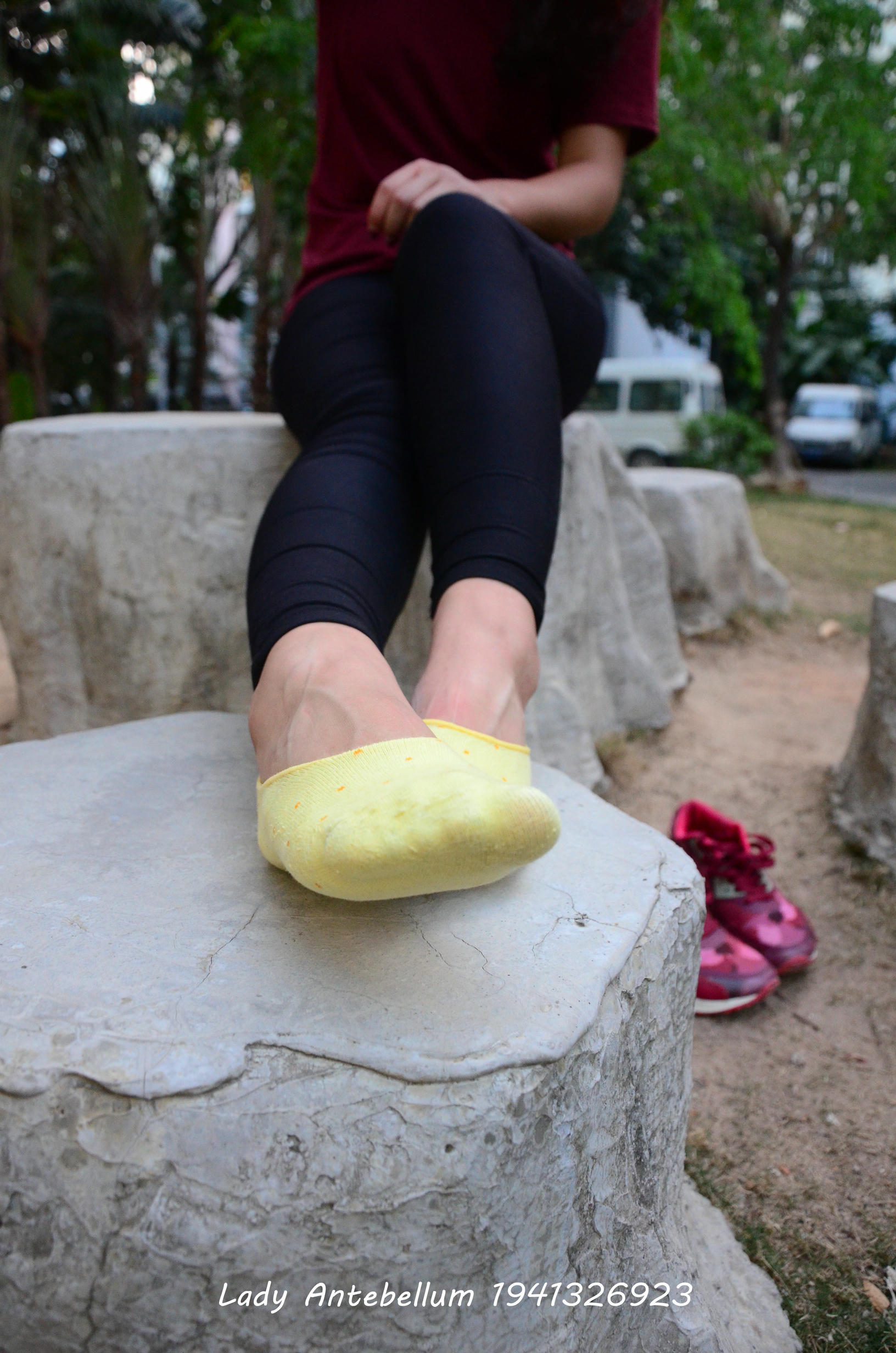 [战前女神] 恋足美腿棉袜女神级摄影套图 020 [38P-87MB]_第2集