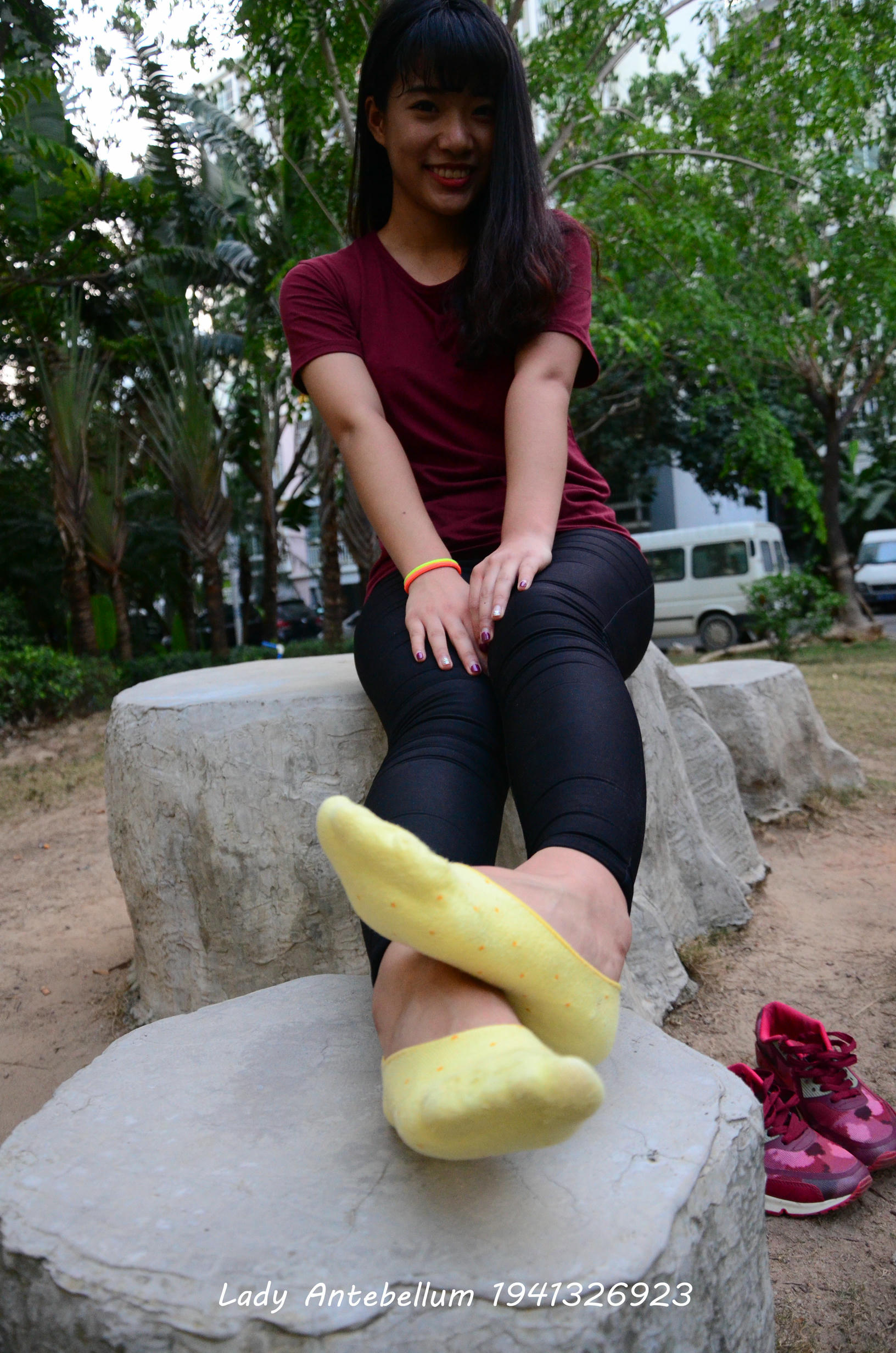 [战前女神] 恋足美腿棉袜女神级摄影套图 020 [38P-87MB]_第2集