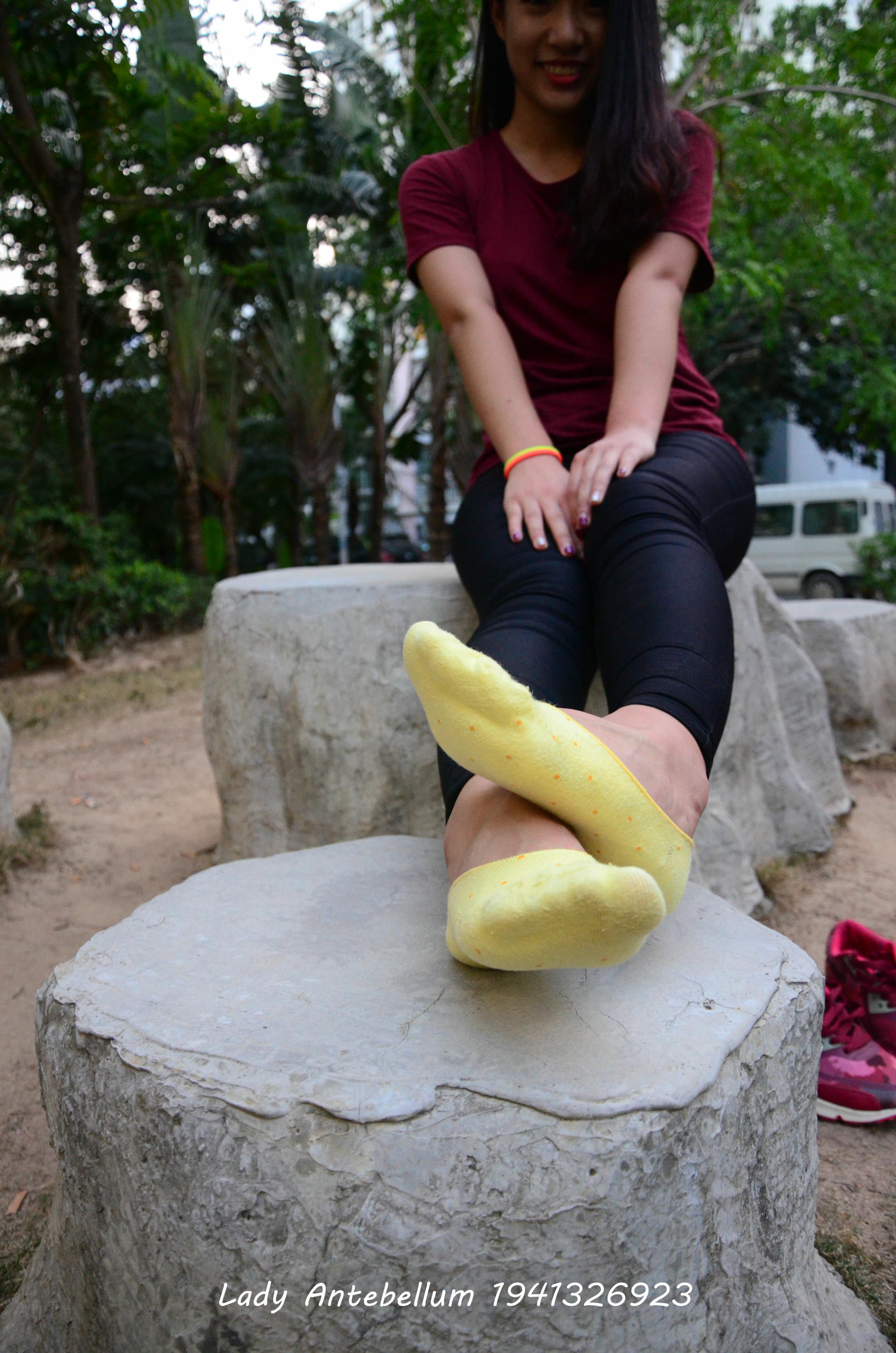 [战前女神] 恋足美腿棉袜女神级摄影套图 020 [38P-87MB]_第2集