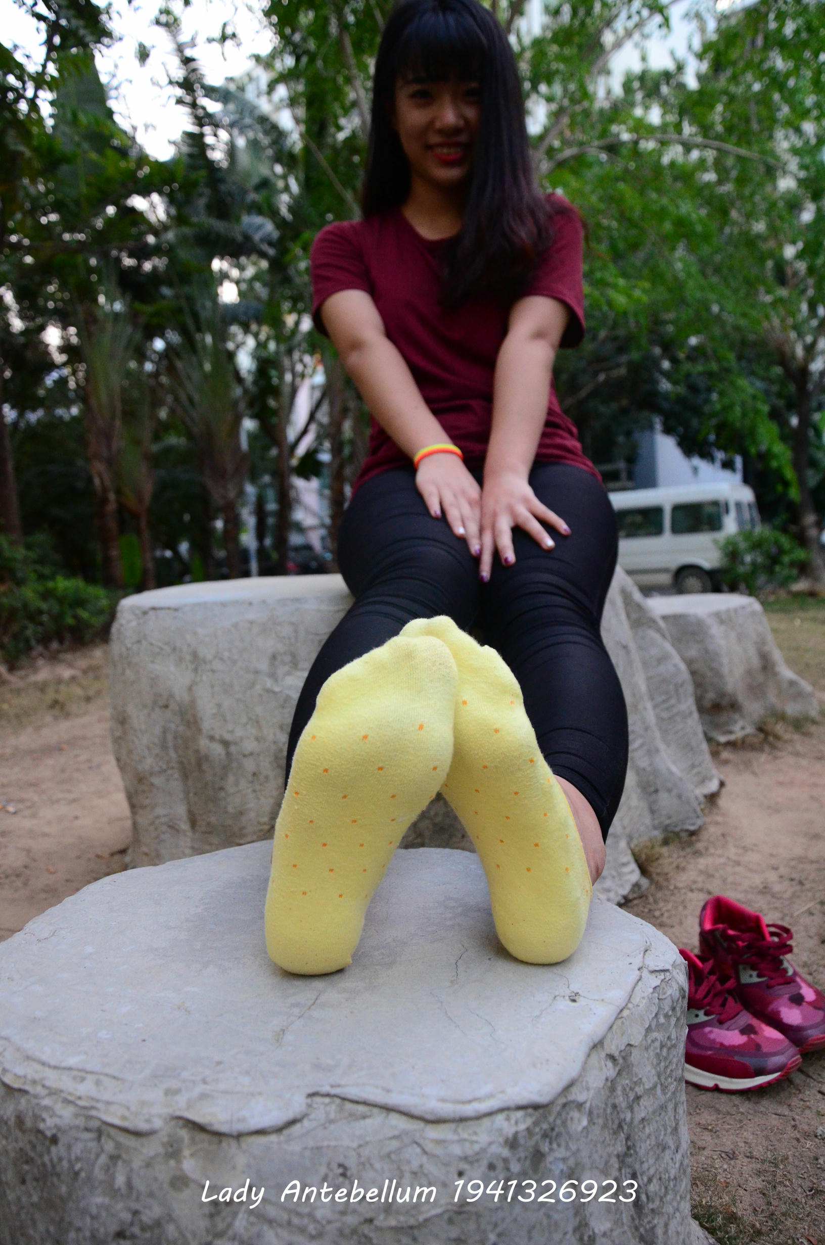 [战前女神] 恋足美腿棉袜女神级摄影套图 020 [38P-87MB]_第2集