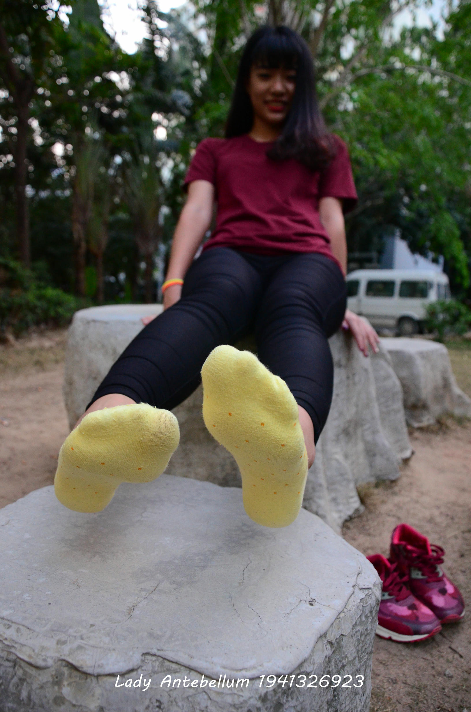 [战前女神] 恋足美腿棉袜女神级摄影套图 020 [38P-87MB]_第2集