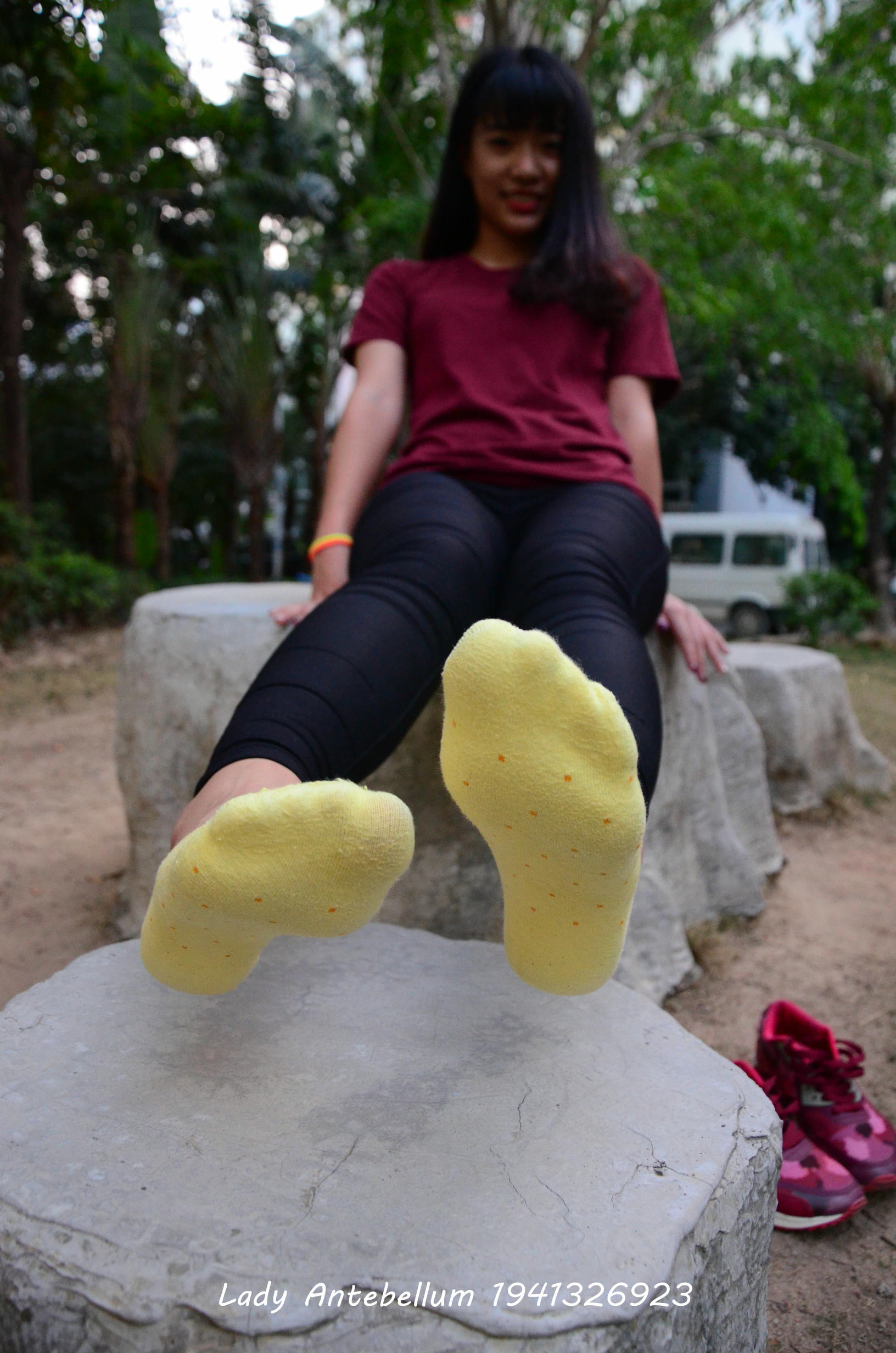 [战前女神] 恋足美腿棉袜女神级摄影套图 020 [38P-87MB]_第2集