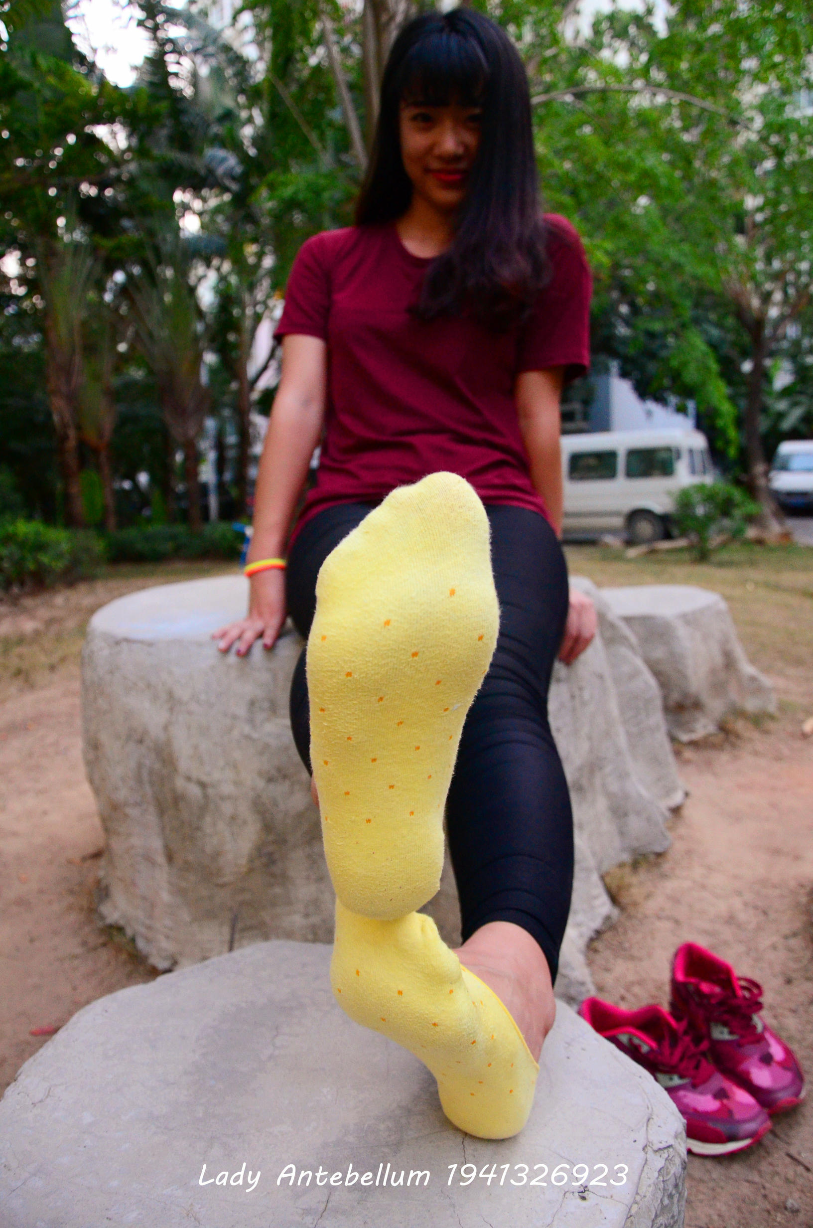 [战前女神] 恋足美腿棉袜女神级摄影套图 020 [38P-87MB]_第2集