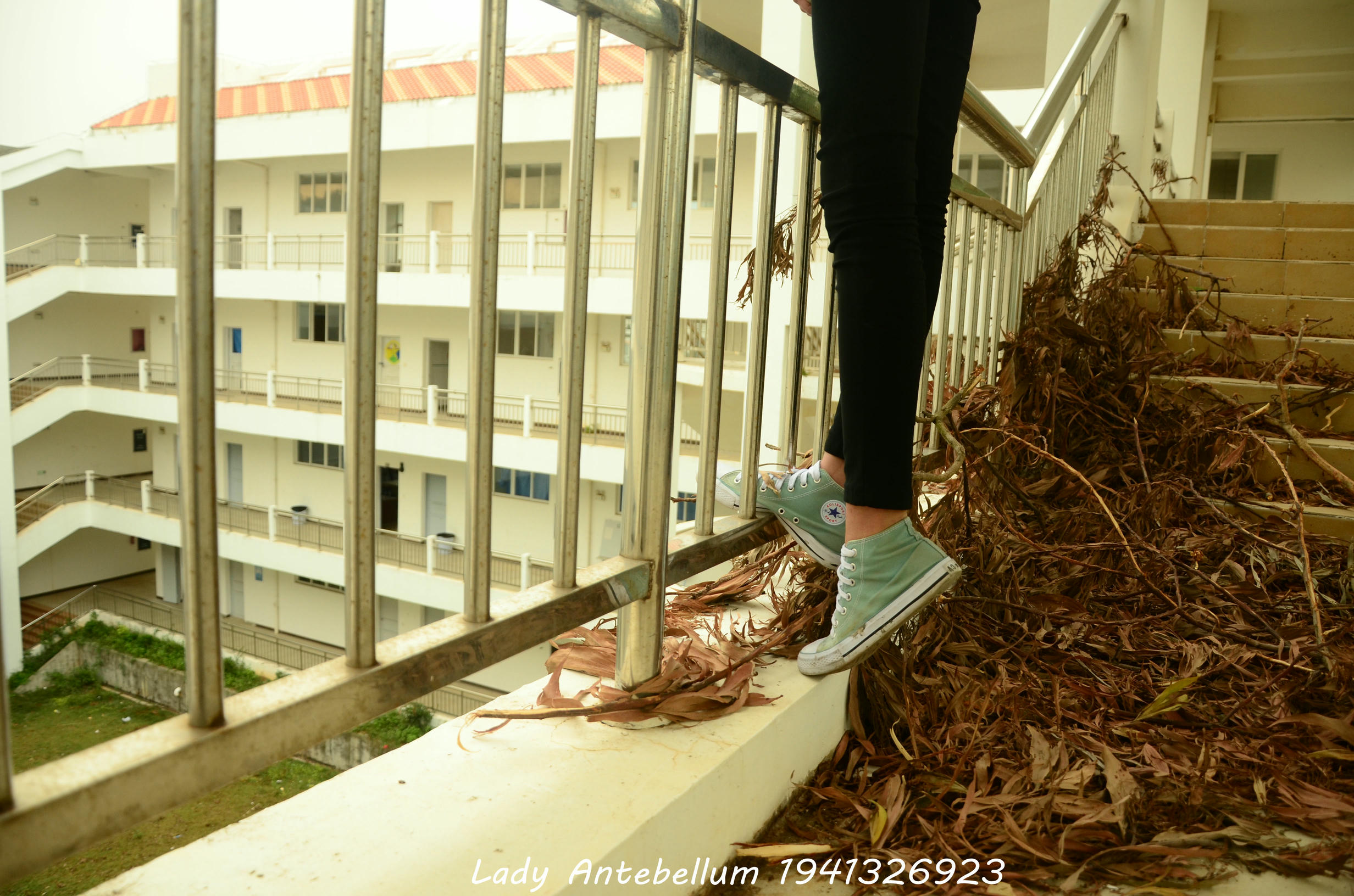 [战前女神] 恋足美腿棉袜女神级摄影套图 022 [53P-86MB]_第1集