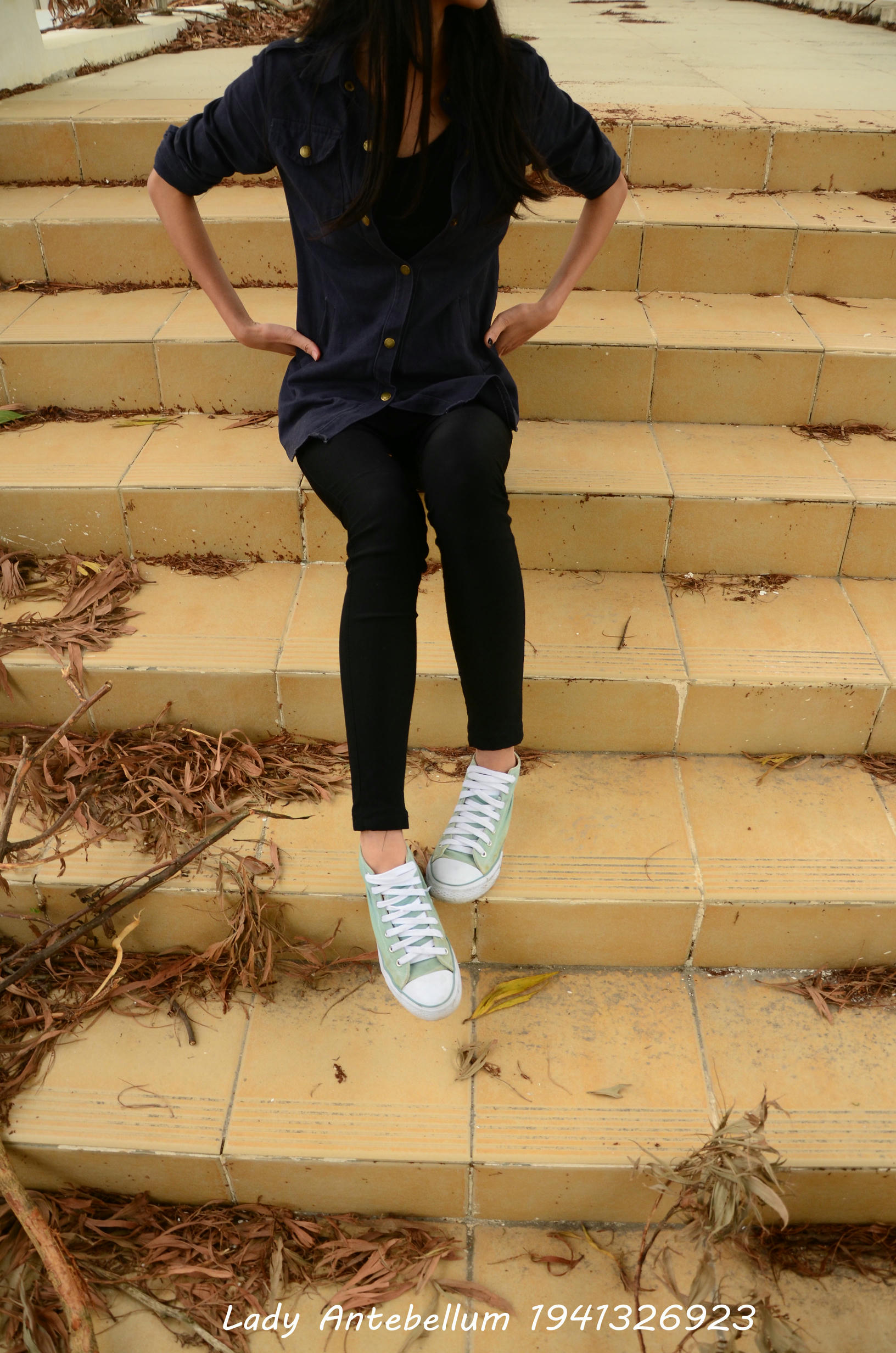 [战前女神] 恋足美腿棉袜女神级摄影套图 022 [53P-86MB]_第1集