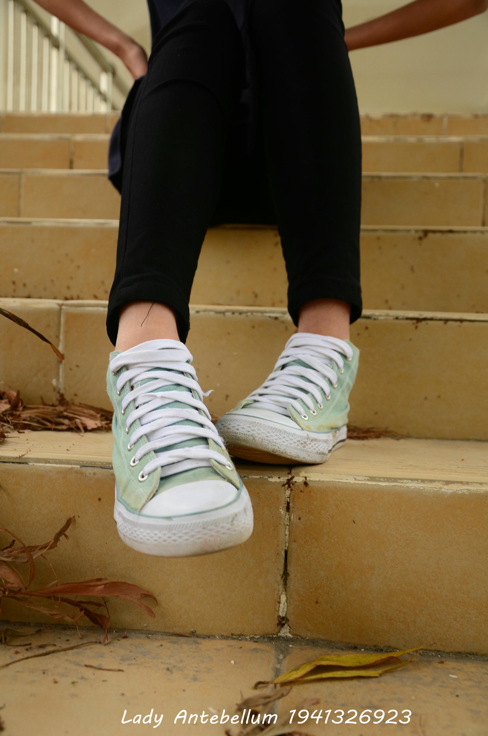 [战前女神] 恋足美腿棉袜女神级摄影套图 022 [53P-86MB]_第1集