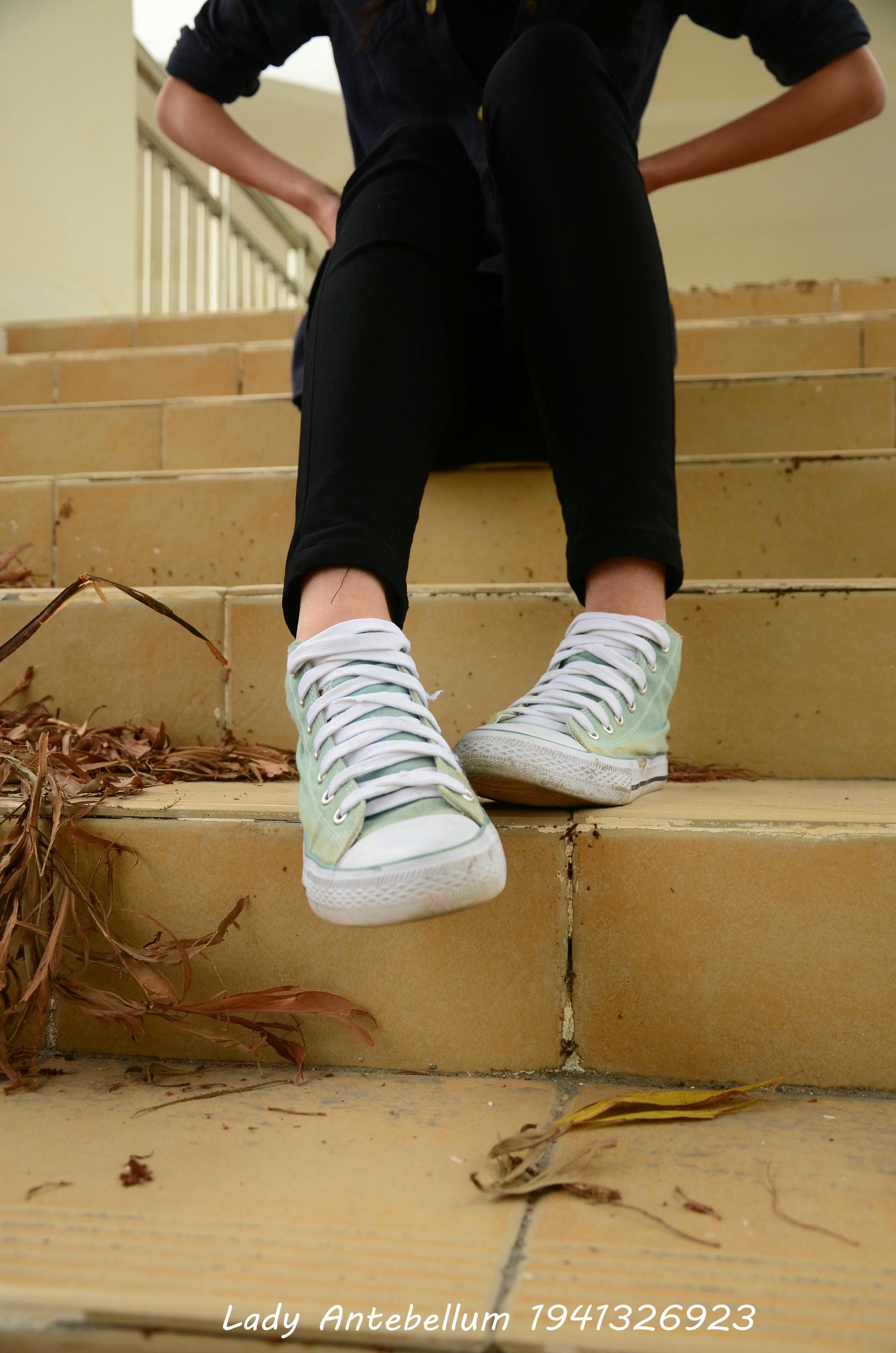 [战前女神] 恋足美腿棉袜女神级摄影套图 022 [53P-86MB]_第1集