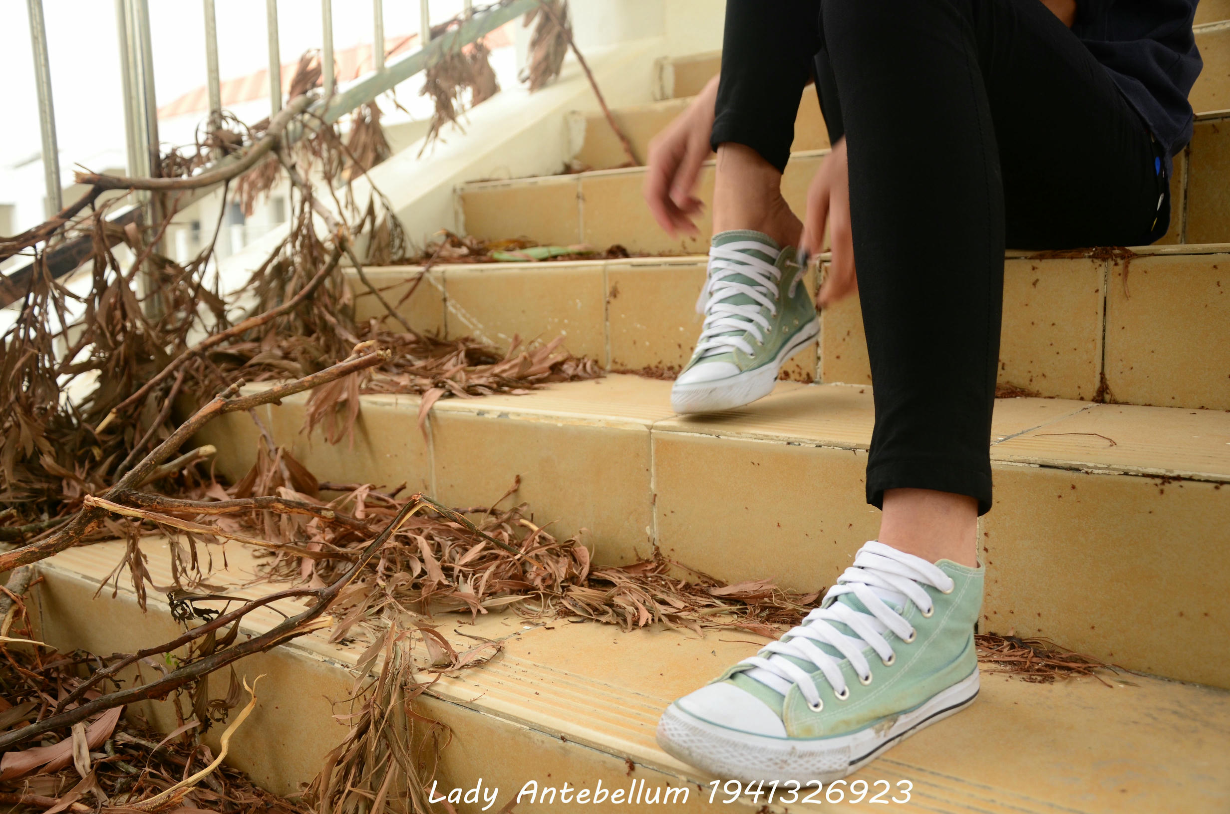 [战前女神] 恋足美腿棉袜女神级摄影套图 022 [53P-86MB]_第1集