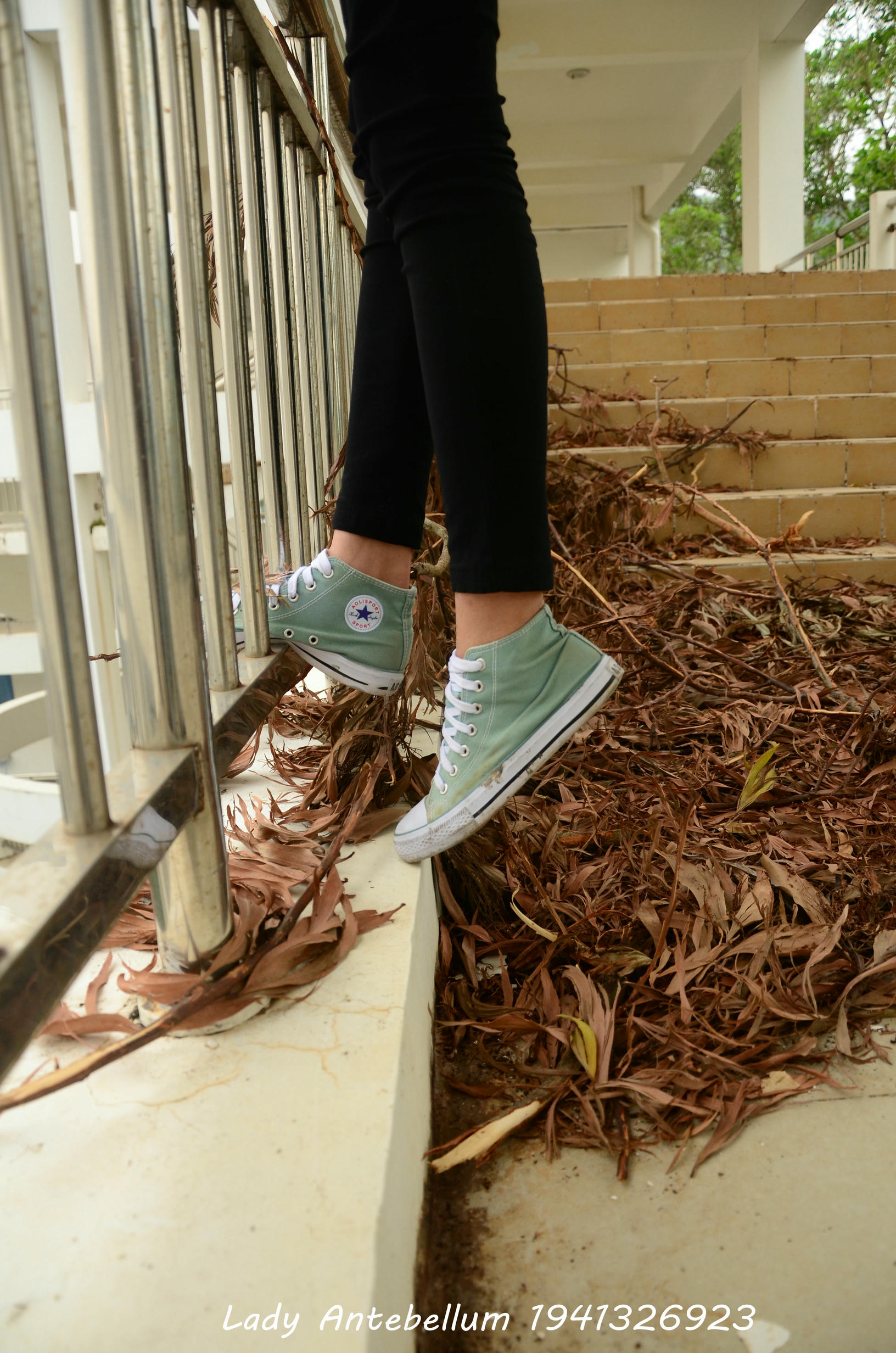 [战前女神] 恋足美腿棉袜女神级摄影套图 022 [53P-86MB]_第1集