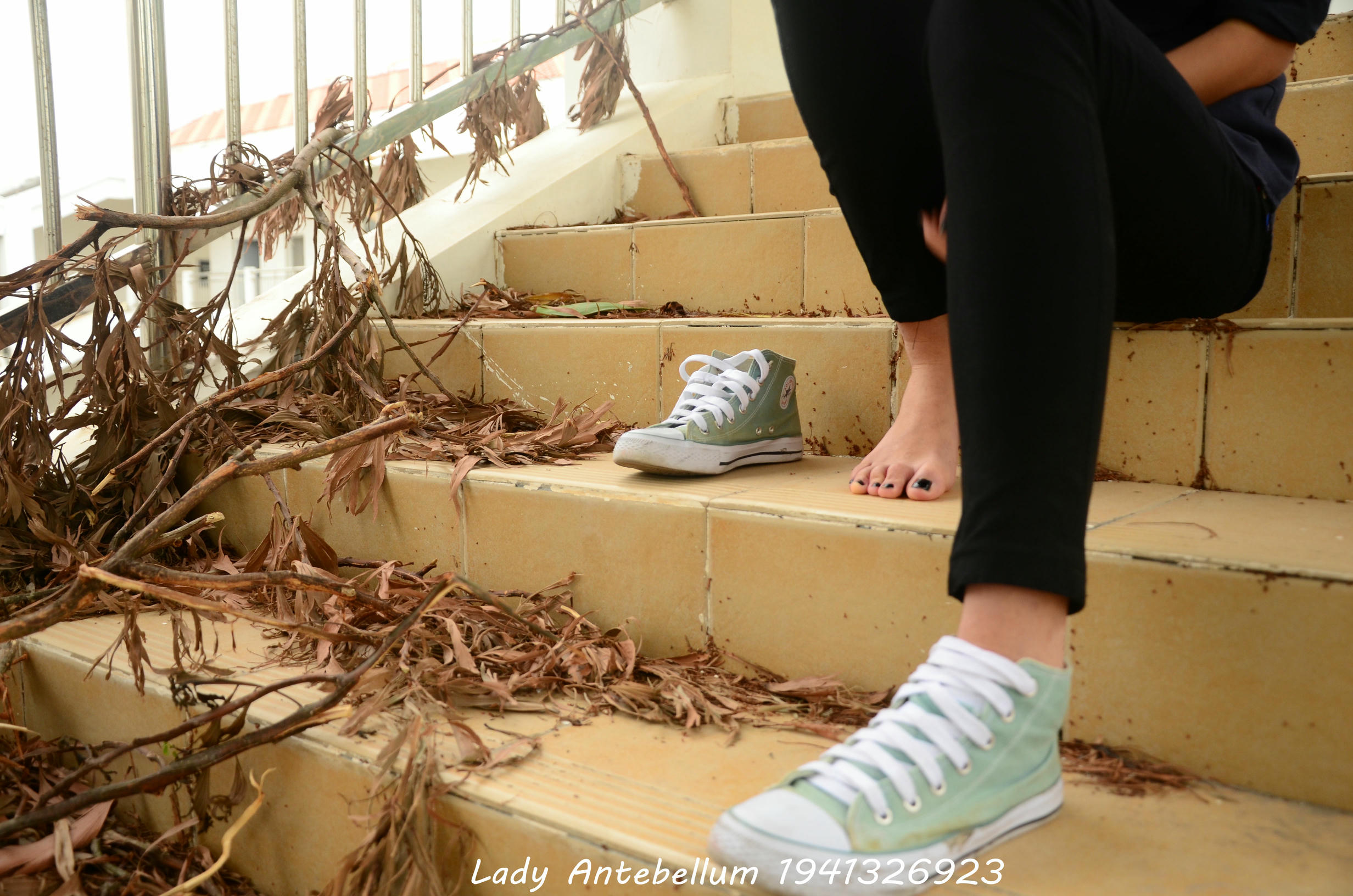 [战前女神] 恋足美腿棉袜女神级摄影套图 022 [53P-86MB]_第1集