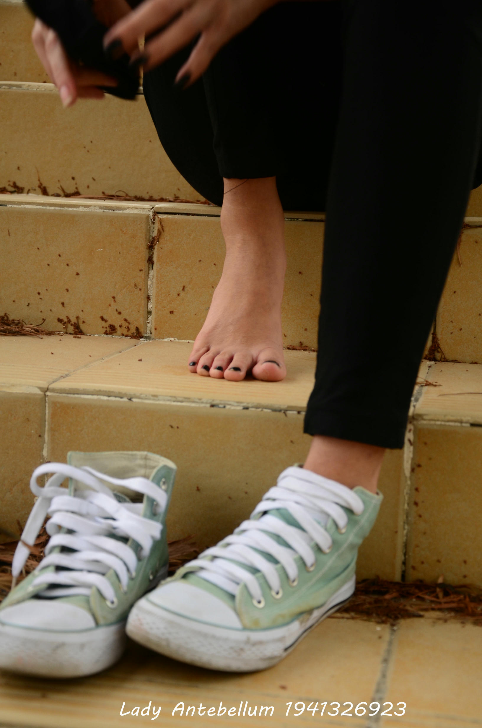 [战前女神] 恋足美腿棉袜女神级摄影套图 022 [53P-86MB]_第2集