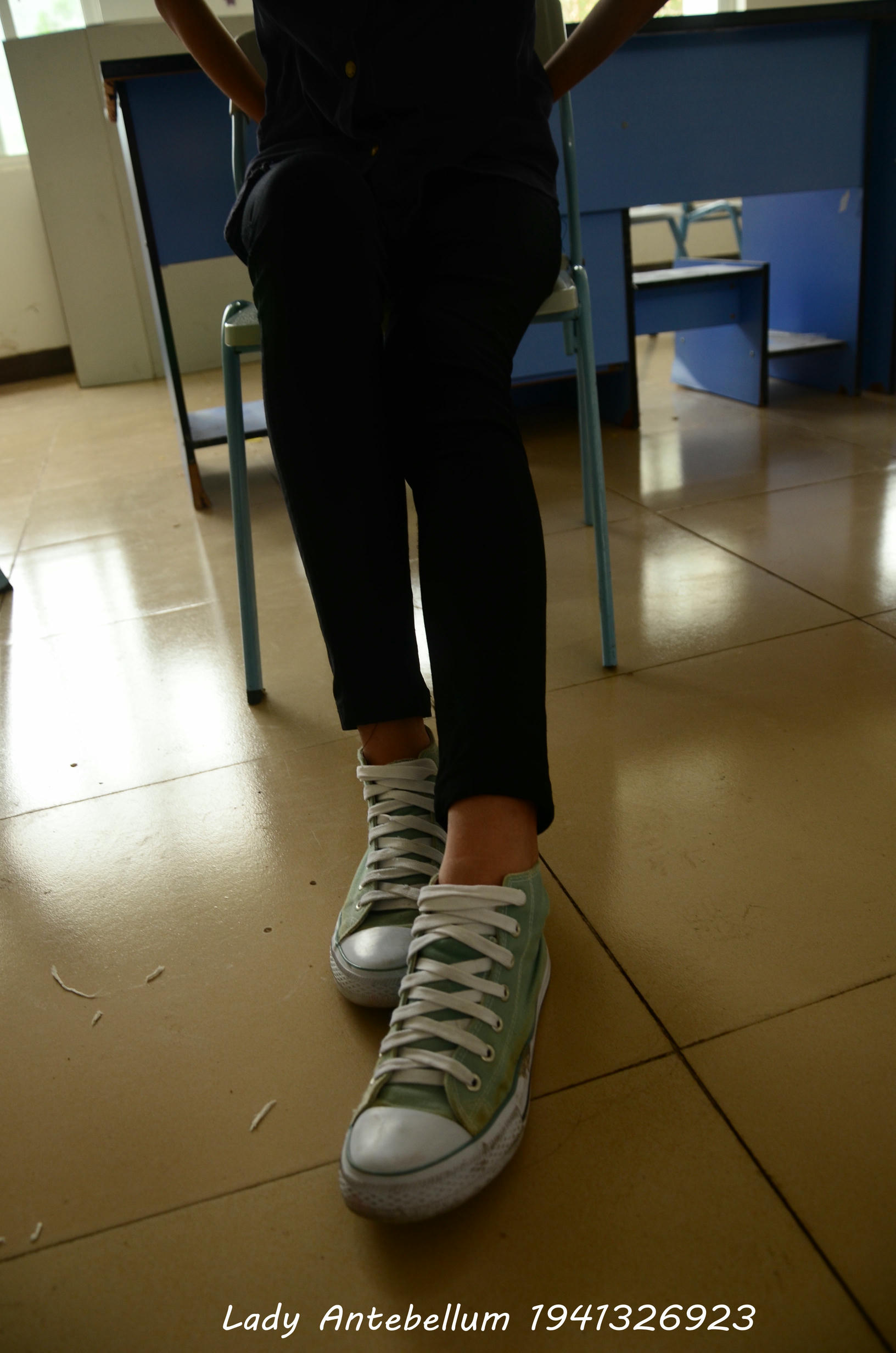 [战前女神] 恋足美腿棉袜女神级摄影套图 022 [53P-86MB]_第2集