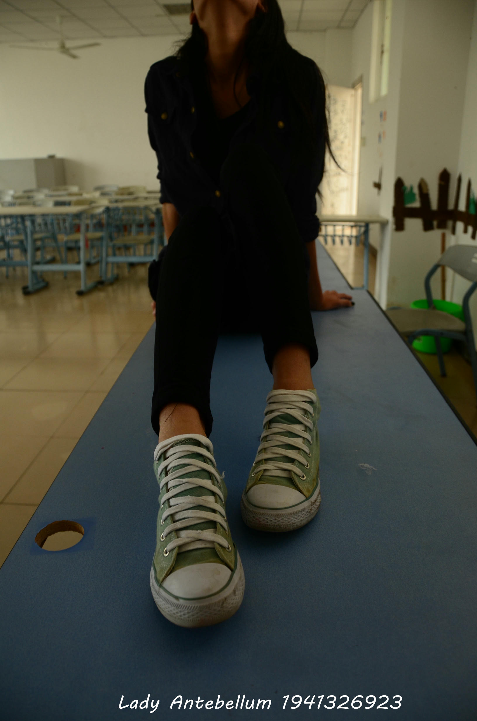 [战前女神] 恋足美腿棉袜女神级摄影套图 022 [53P-86MB]_第2集