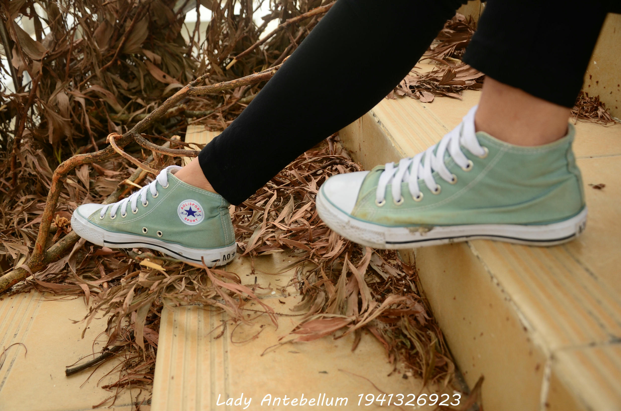 [战前女神] 恋足美腿棉袜女神级摄影套图 022 [53P-86MB]_第3集