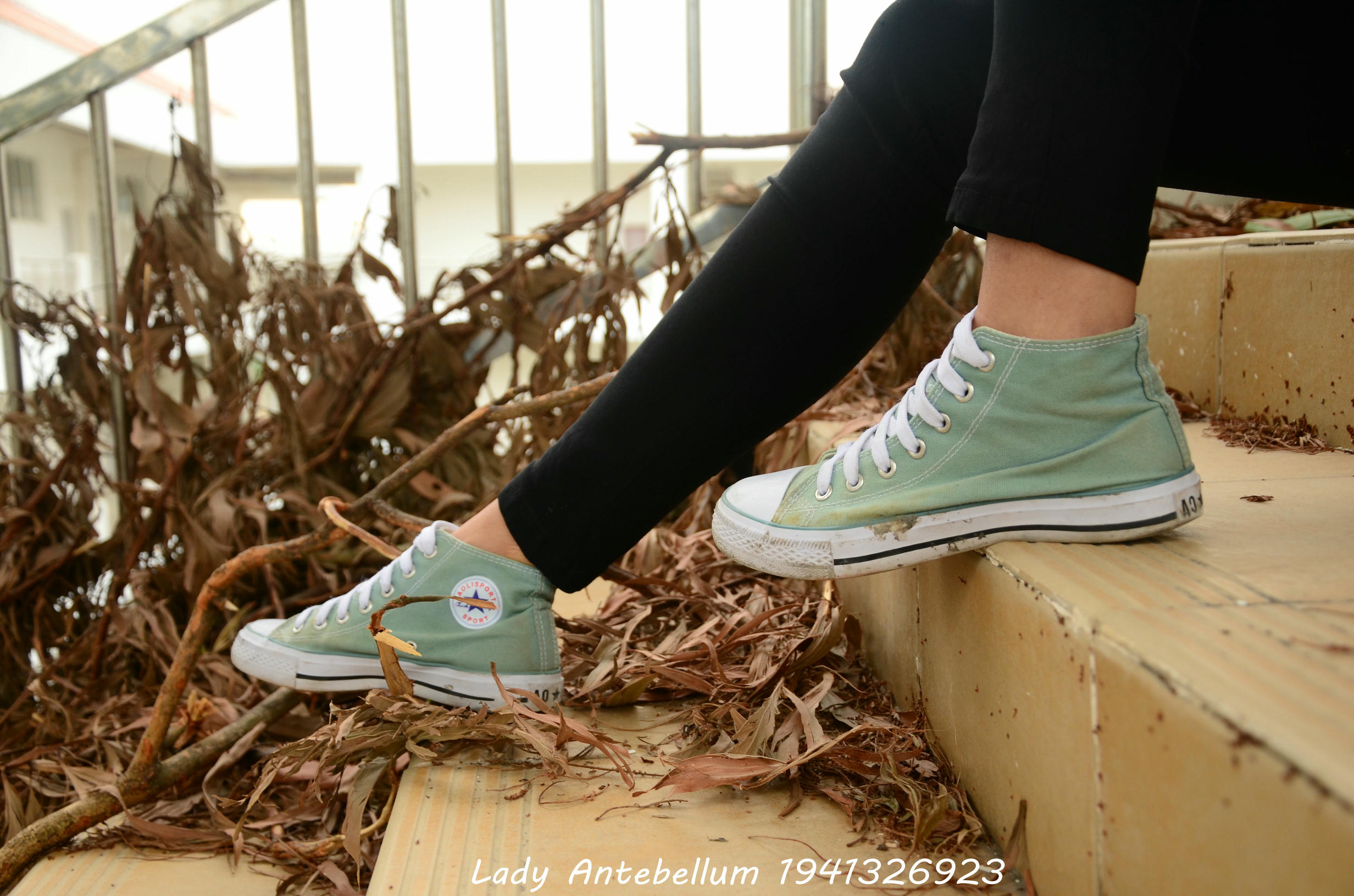 [战前女神] 恋足美腿棉袜女神级摄影套图 022 [53P-86MB]_第3集