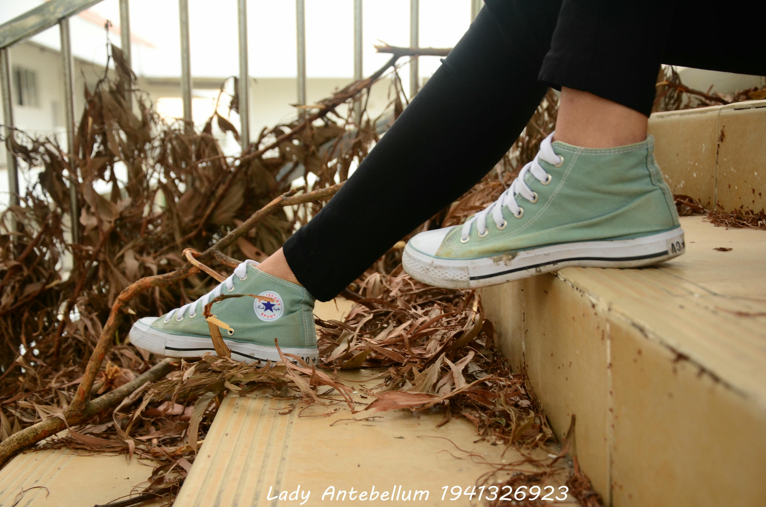 [战前女神] 恋足美腿棉袜女神级摄影套图 022 [53P-86MB]_第3集