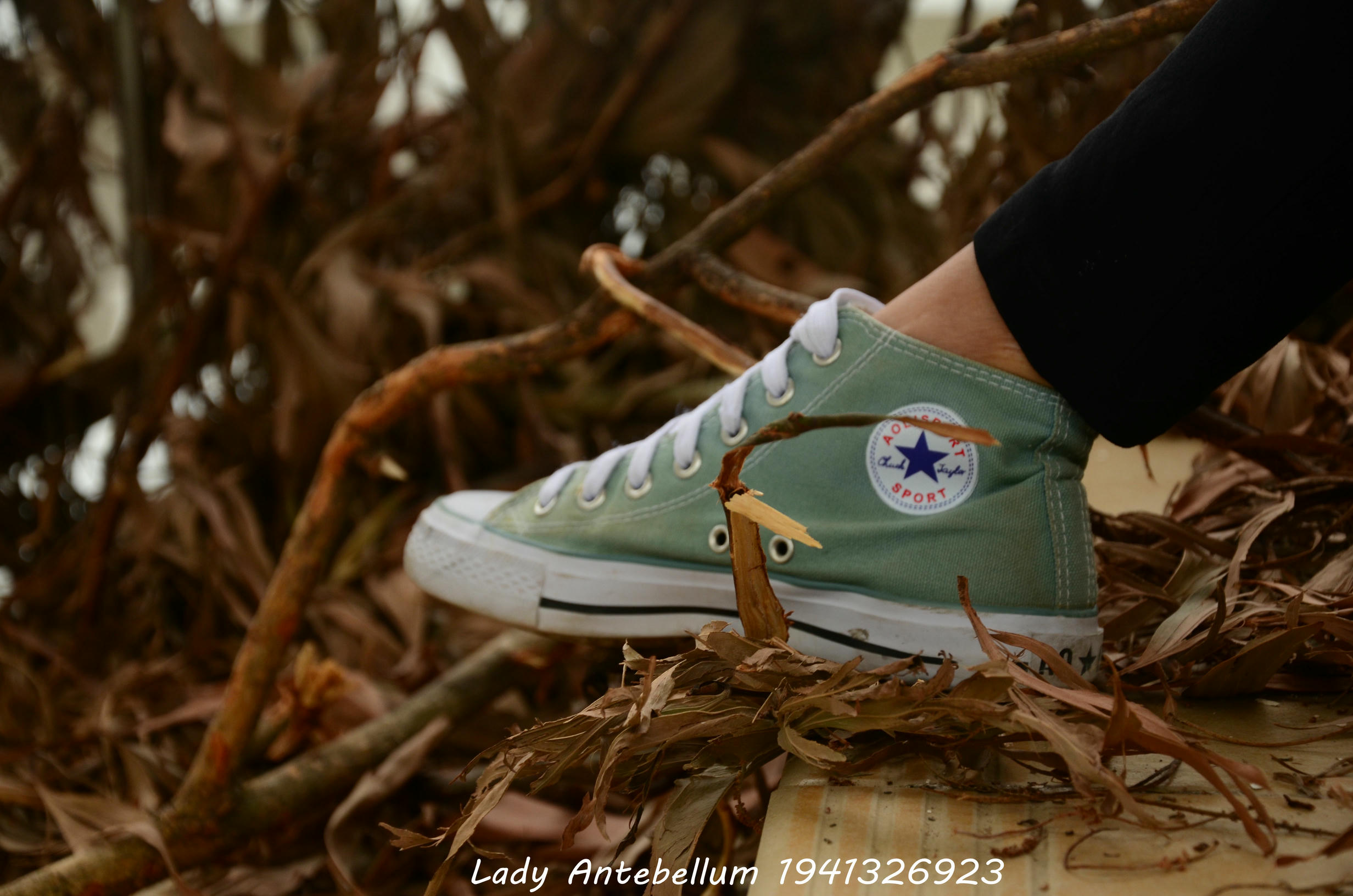 [战前女神] 恋足美腿棉袜女神级摄影套图 022 [53P-86MB]_第3集