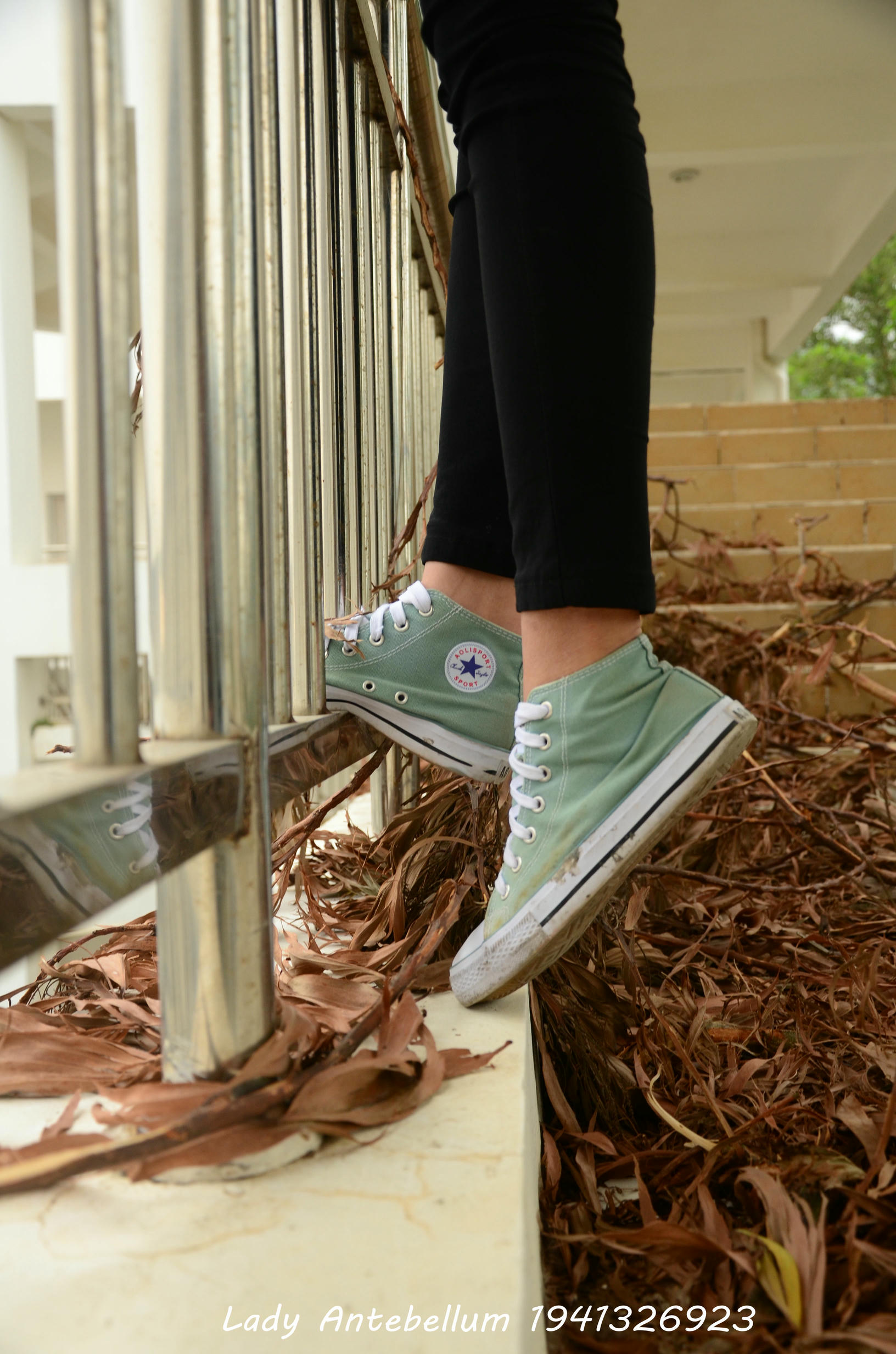 [战前女神] 恋足美腿棉袜女神级摄影套图 022 [53P-86MB]_第1集