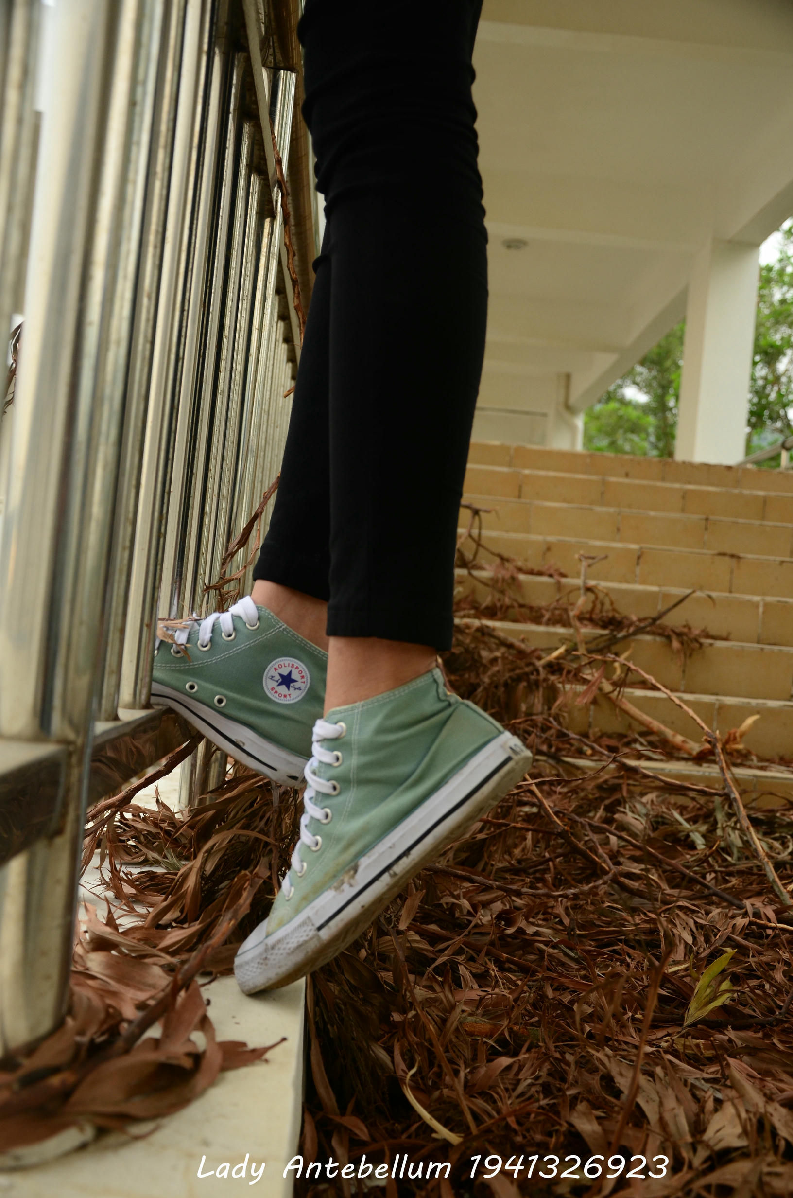 [战前女神] 恋足美腿棉袜女神级摄影套图 022 [53P-86MB]_第1集