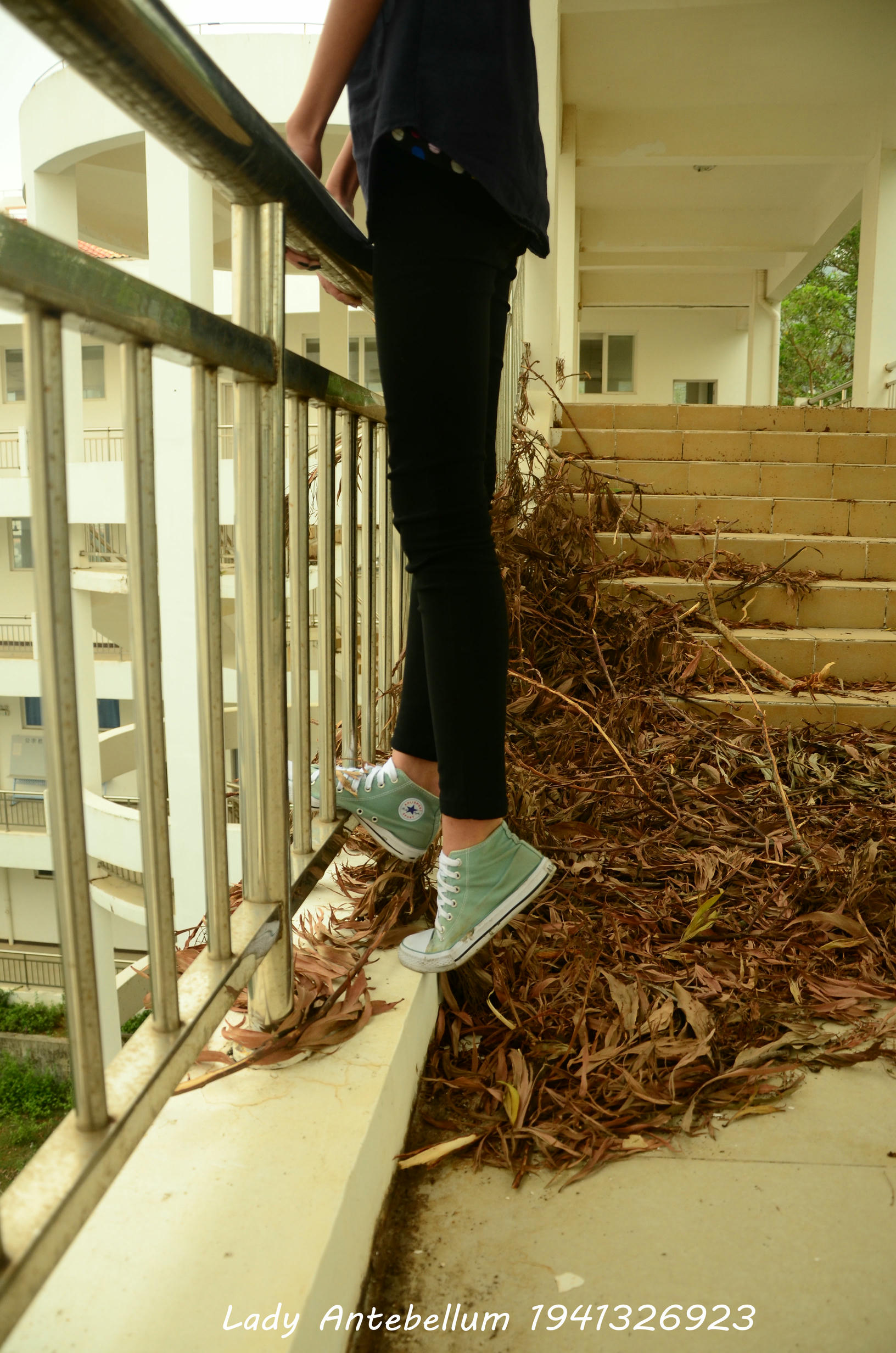 [战前女神] 恋足美腿棉袜女神级摄影套图 022 [53P-86MB]_第1集