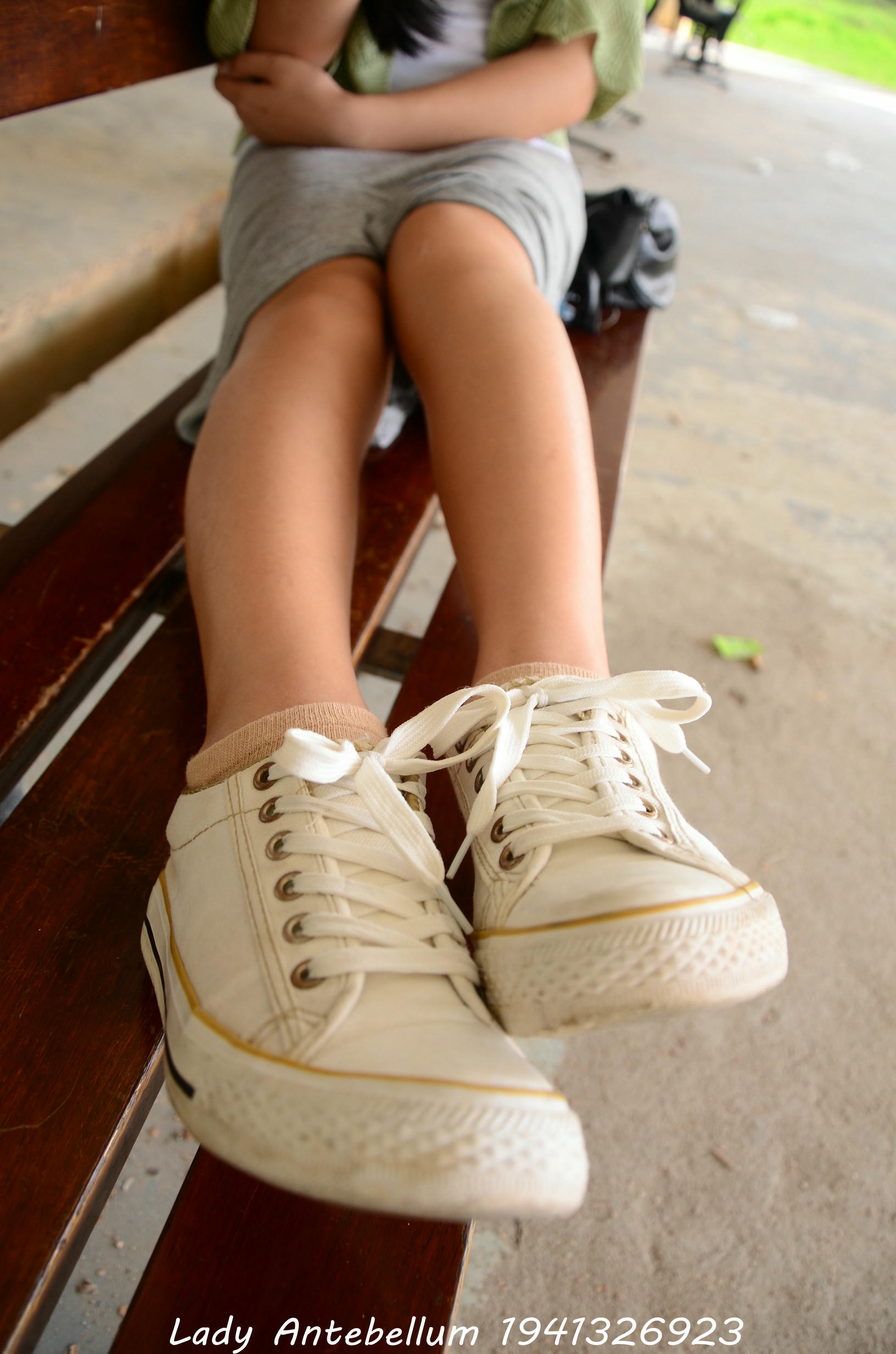 [战前女神] 恋足美腿棉袜女神级摄影套图 023 [41P-60MB]_第1集