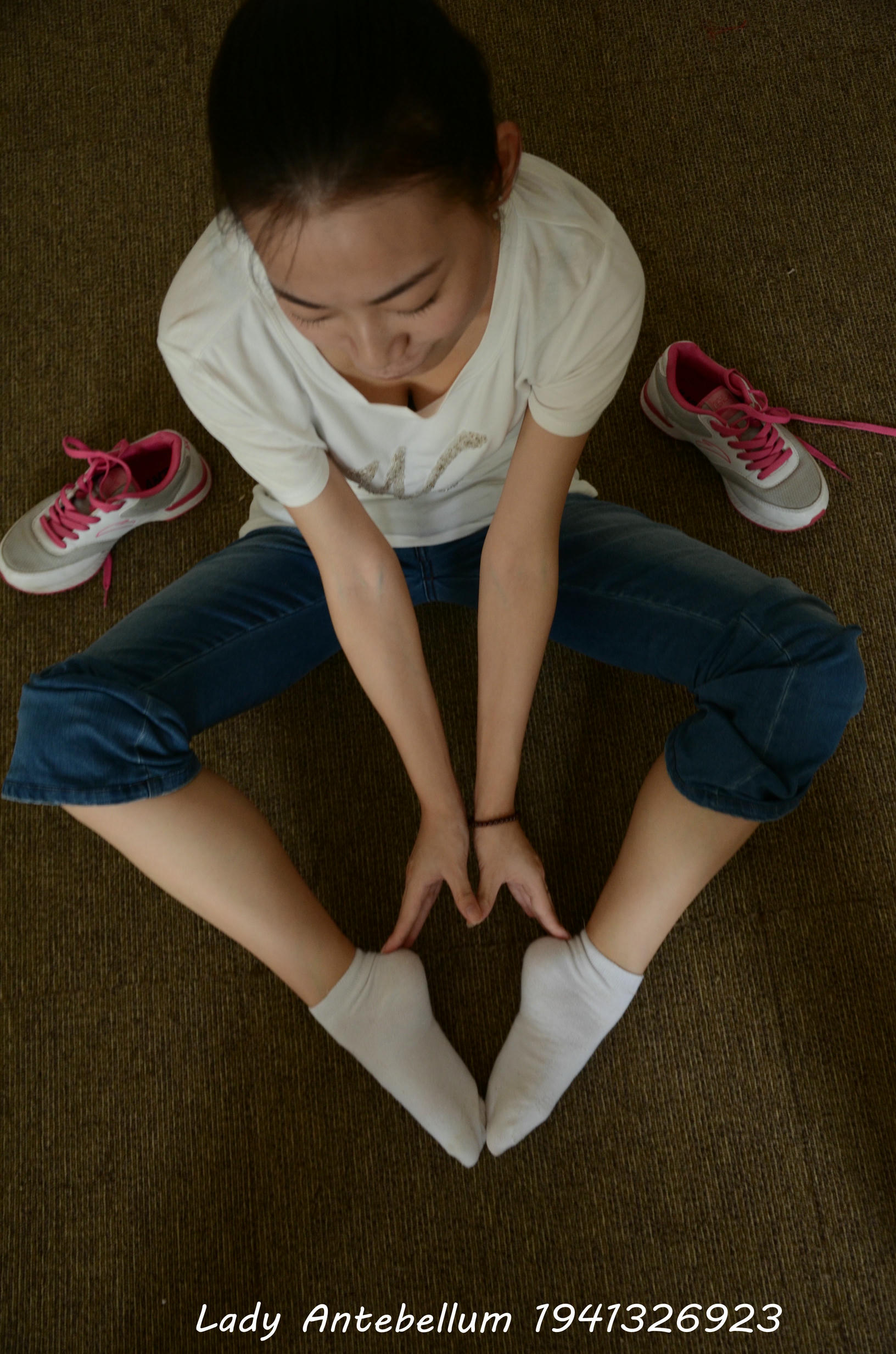 [战前女神] 恋足美腿棉袜女神级摄影套图 024 [220P-359MB]_第7集